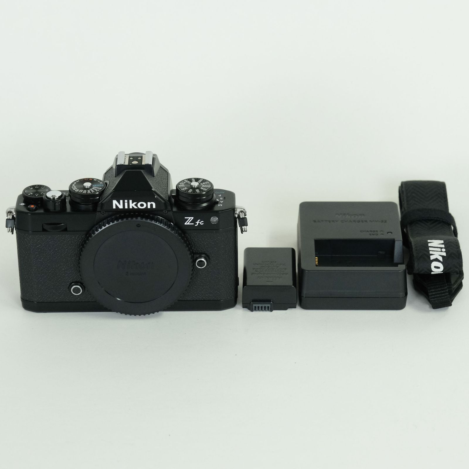 美品 | シャッター数475回] Nikon Z fc [ボディ ブラック] | Nikon Z