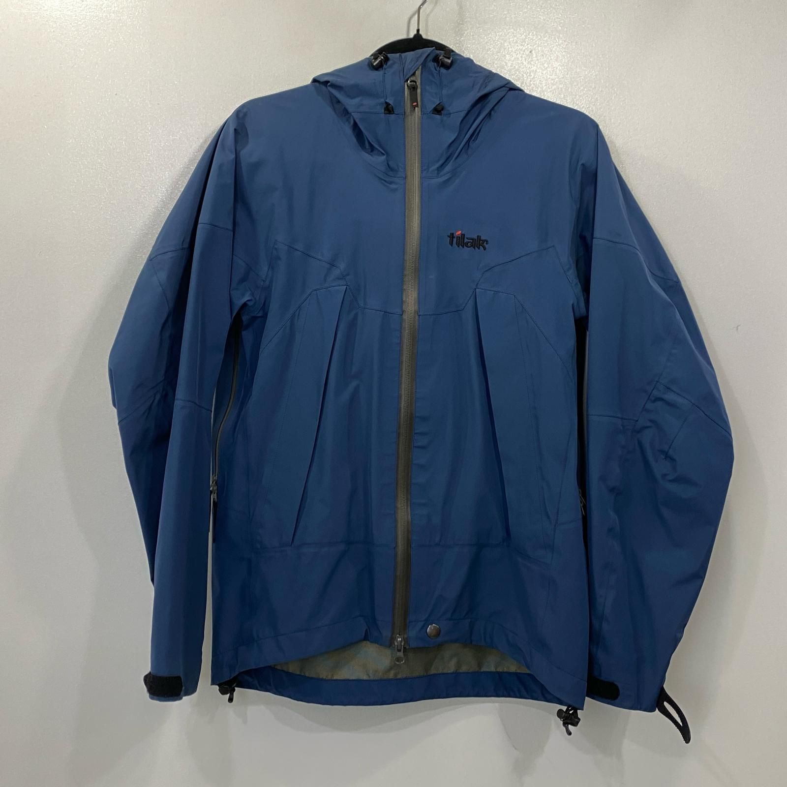 【姫路東店】 中古 tilak | ティラック マウンテンパーカー STORM JACKET ブルー サイズ：XS 【092】 姫路東店】 中古 tilak | ティラック マウンテンパーカー STORM JACKET