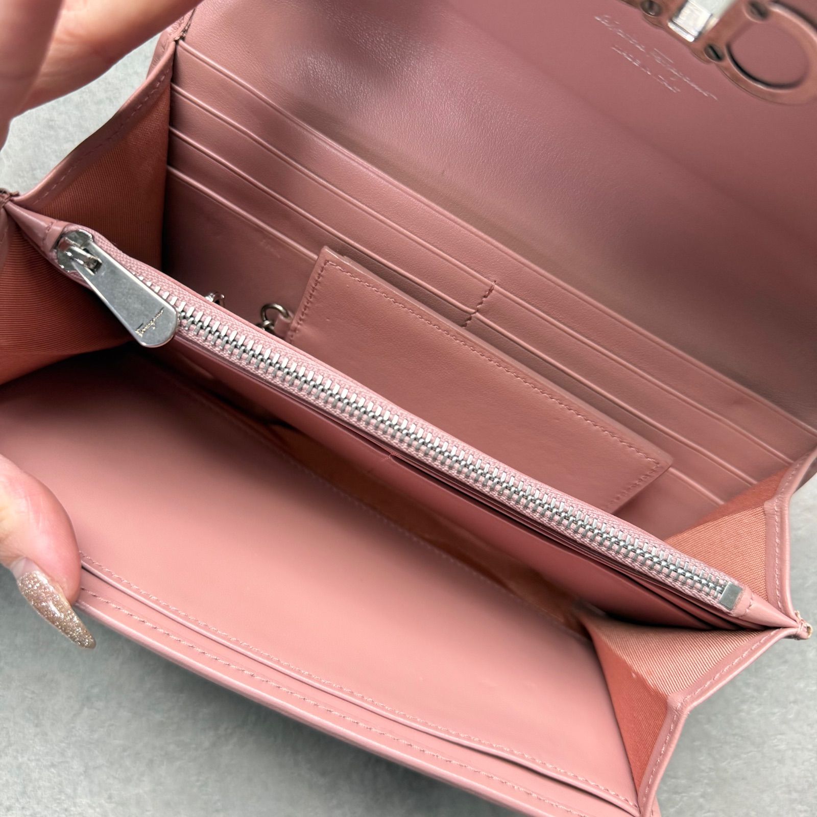 美品 SalvatoreFerragamo サルヴァトーレフェラガモ ガンチーニ 長財布