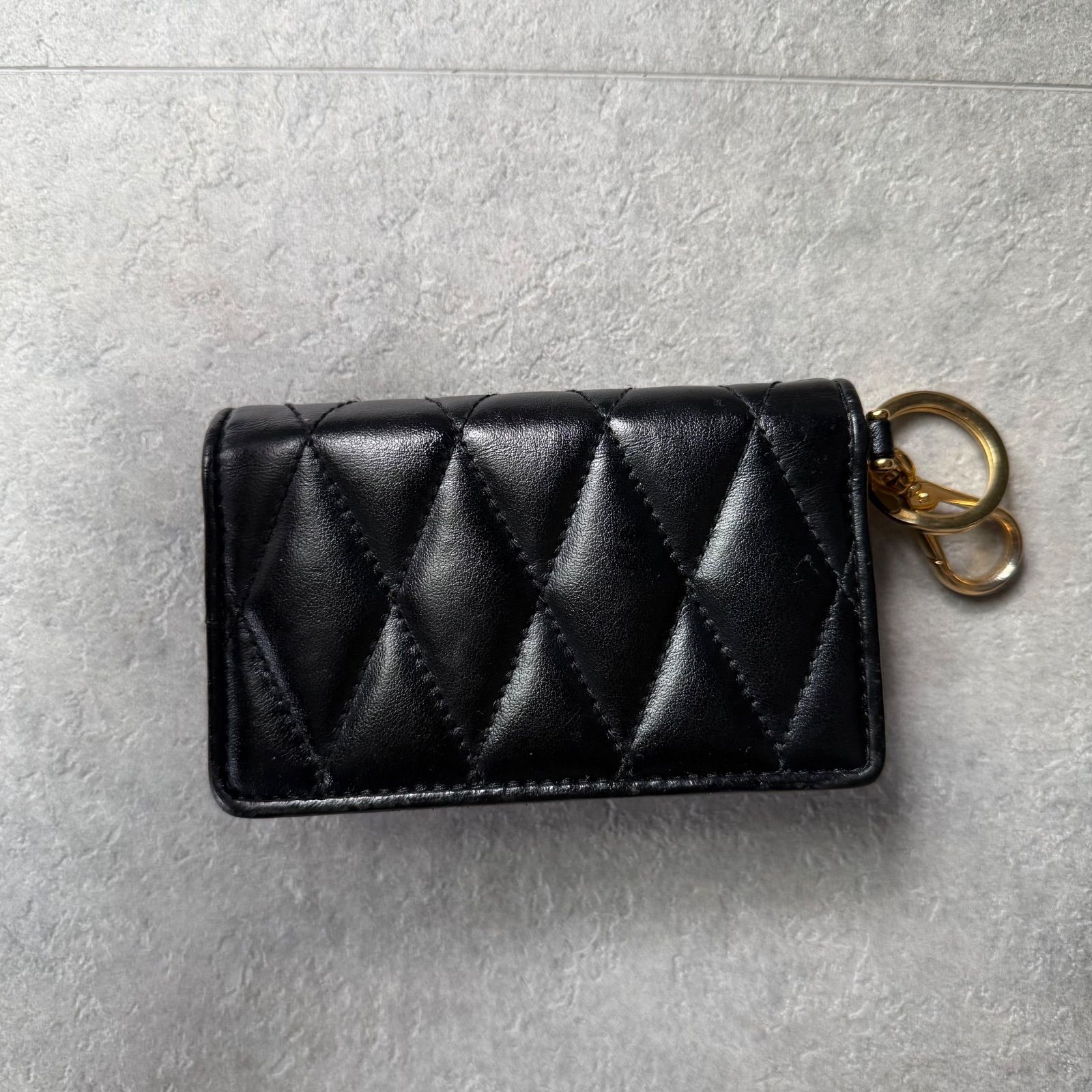 美品 MIU MIU ミュウミュウ マテラッセ キルティング レザー カード