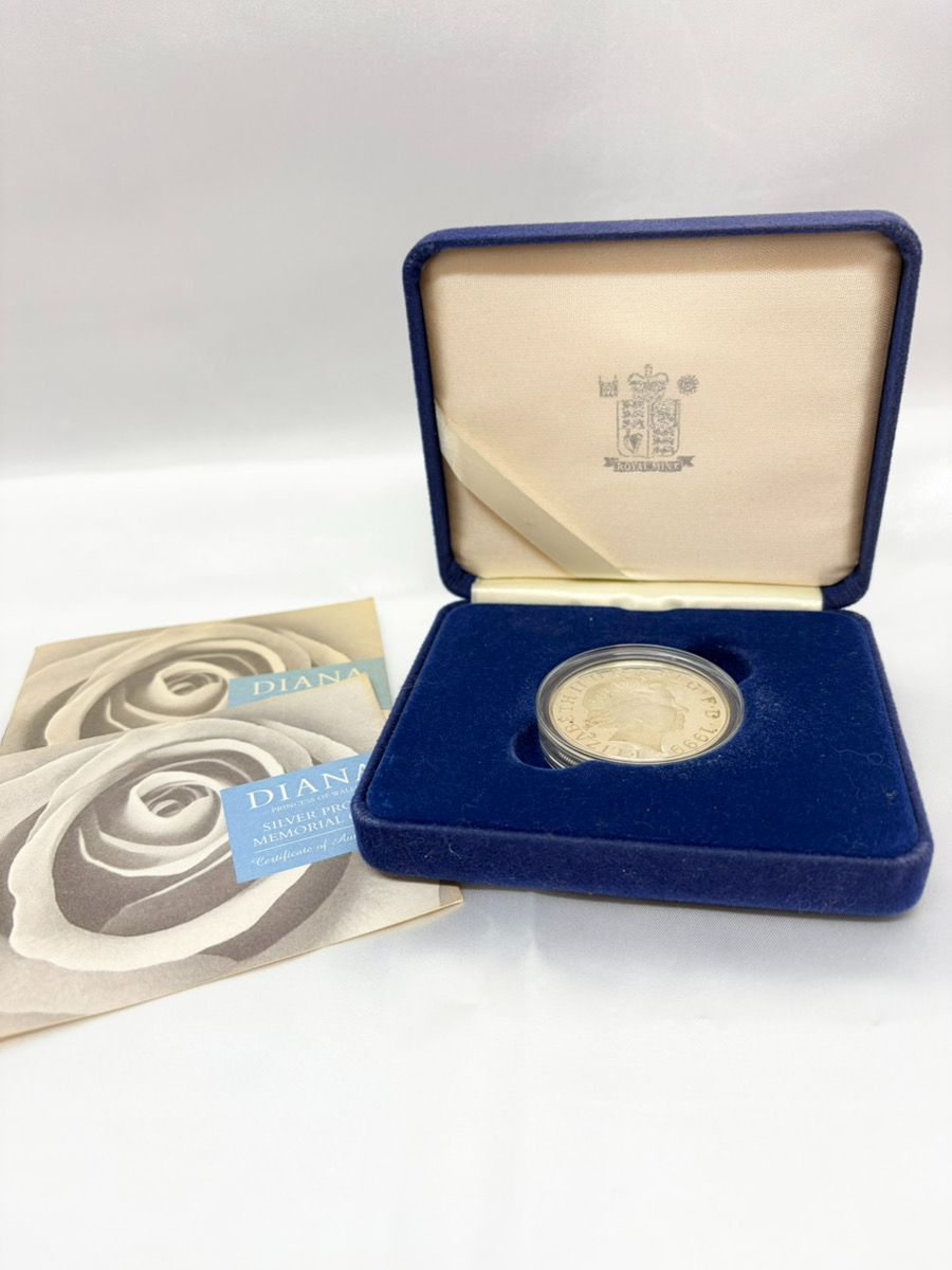 ダイアナ妃 5ポンド 銀貨 1999 箱 冊子付 コインに汚れございます