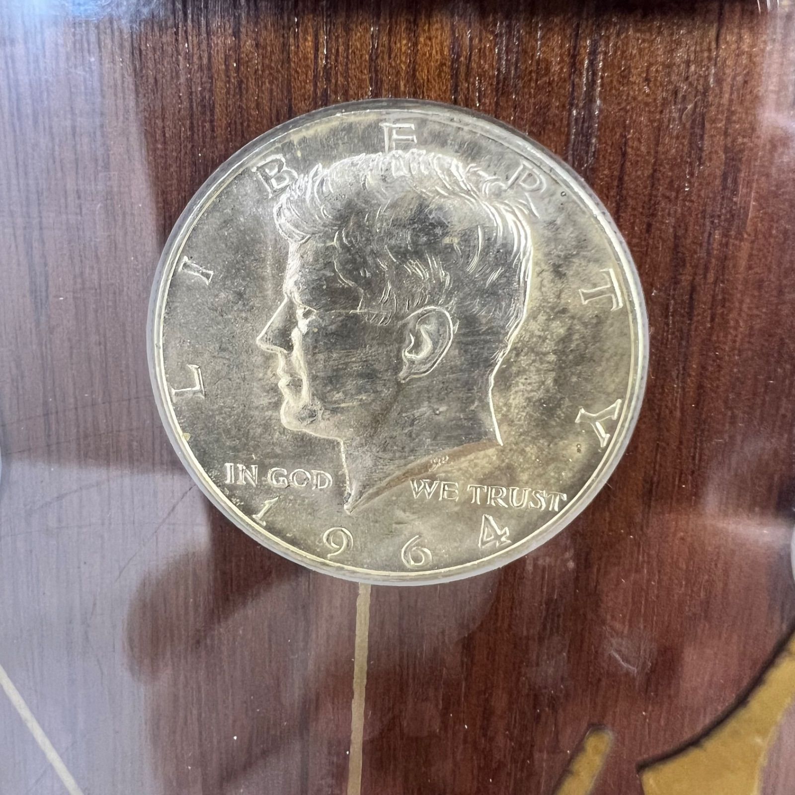 ケネディ銀貨】アンティーク置時計 ケネディ銀貨 1964 1968年製