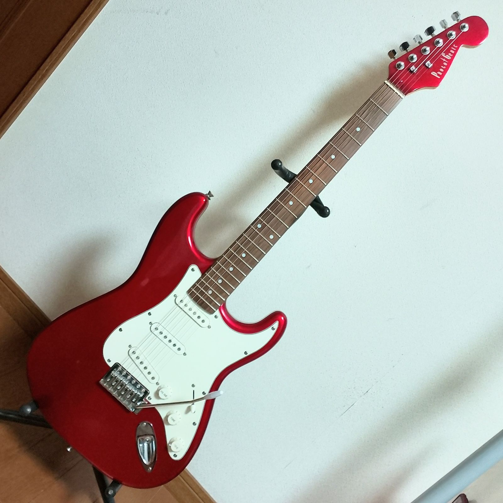 美品 PhotoGenic ストラトキャスタータイプ エレキギター 弦は新品