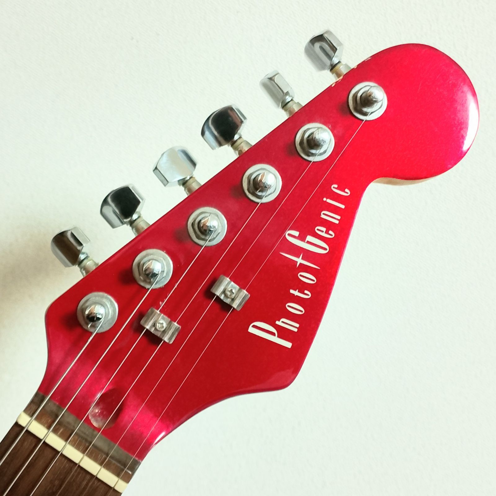 美品 PhotoGenic ストラトキャスタータイプ エレキギター 弦は新品