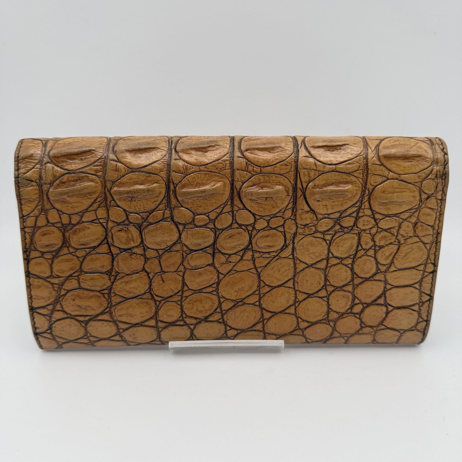 MIU MIU（ミュウミュウ）クロコ型押しレザー長財布 フラップウォレット