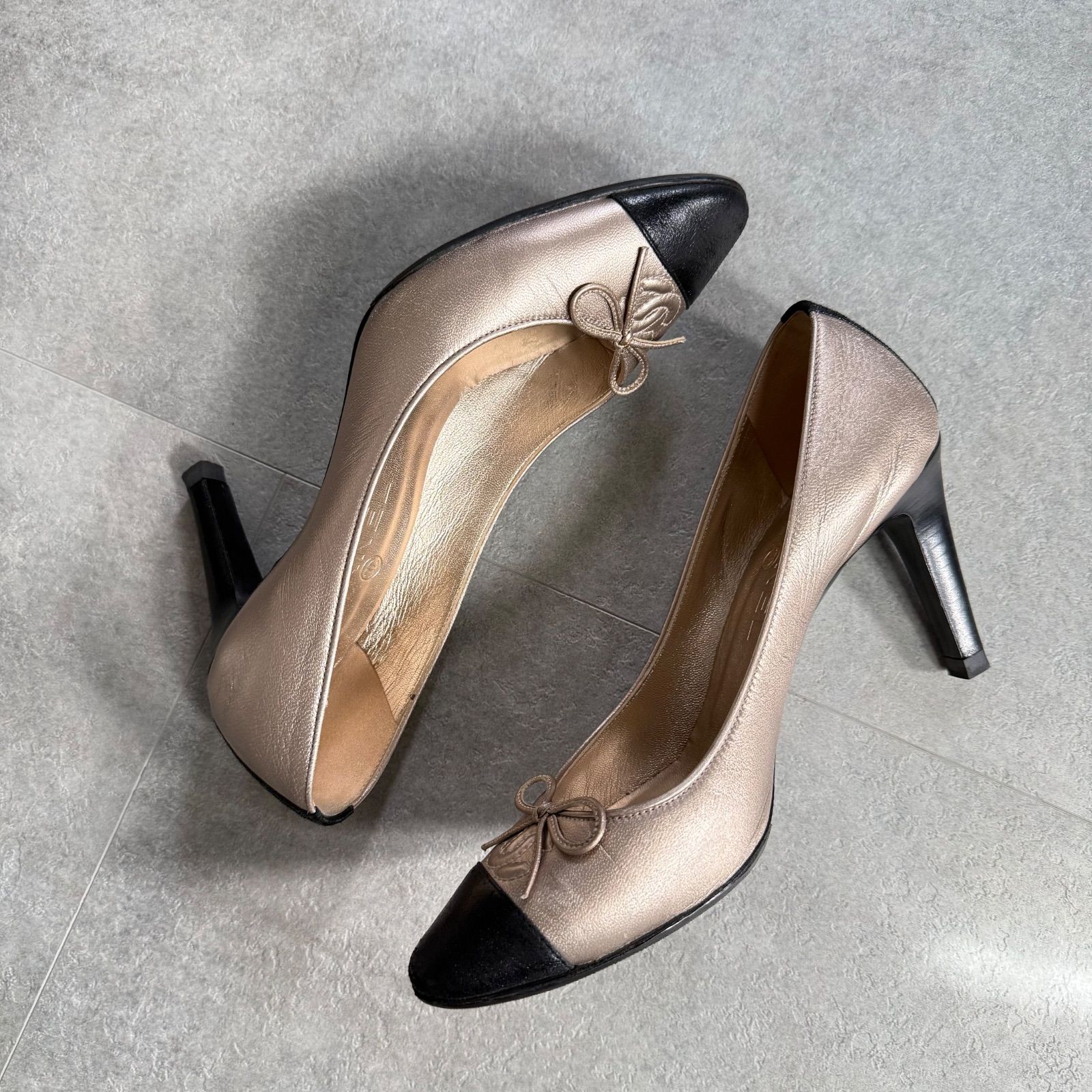 CHANEL シャネル ココマーク リボンパンプス バイカラー ゴールド