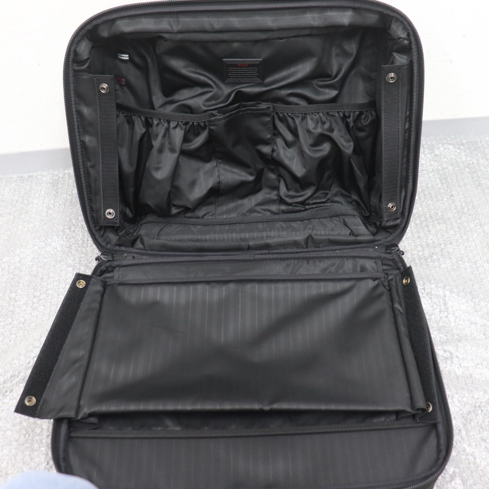 IT4D4CQD6ANC TUMI トゥミ 26127DH ナイロンキャンバス 2輪 キャリー