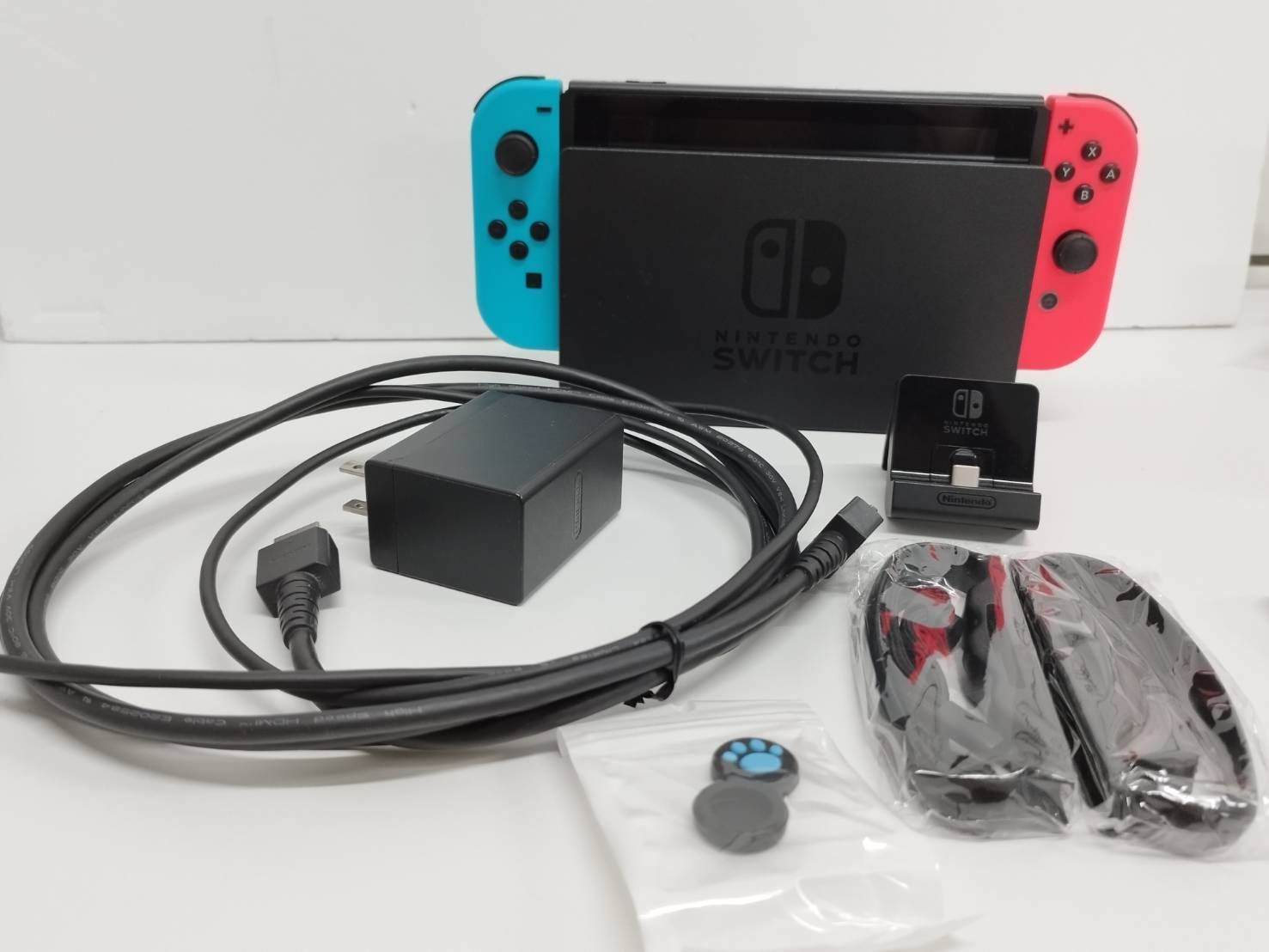 良品】Nintendo Switch 本体 HAC-001/2018年製/充電スタンドつき