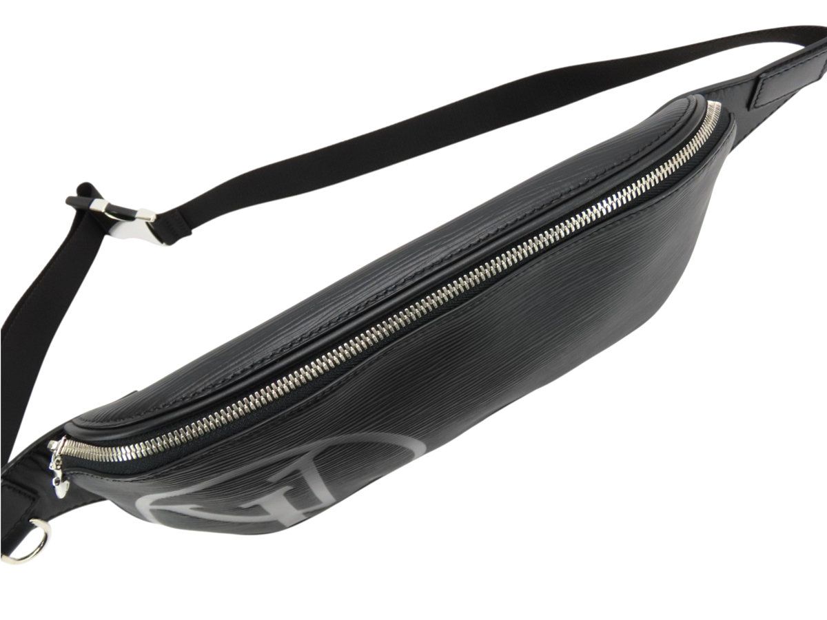 新品同様】ルイヴィトン LOUIS VUITTON エピ LVサークル バムバッグ
