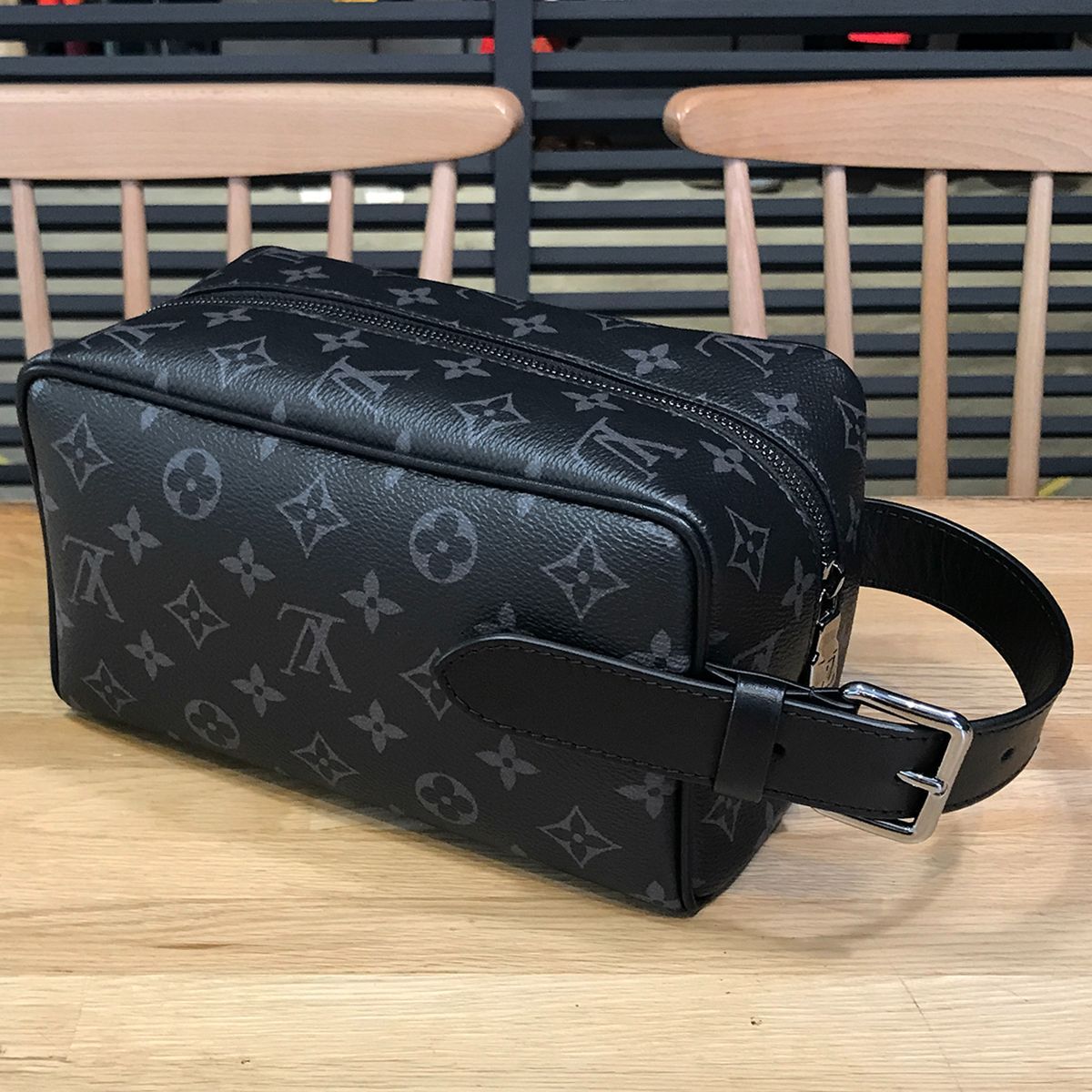 新品同様 ルイヴィトン 現行 エクリプス ロッカードップキット 