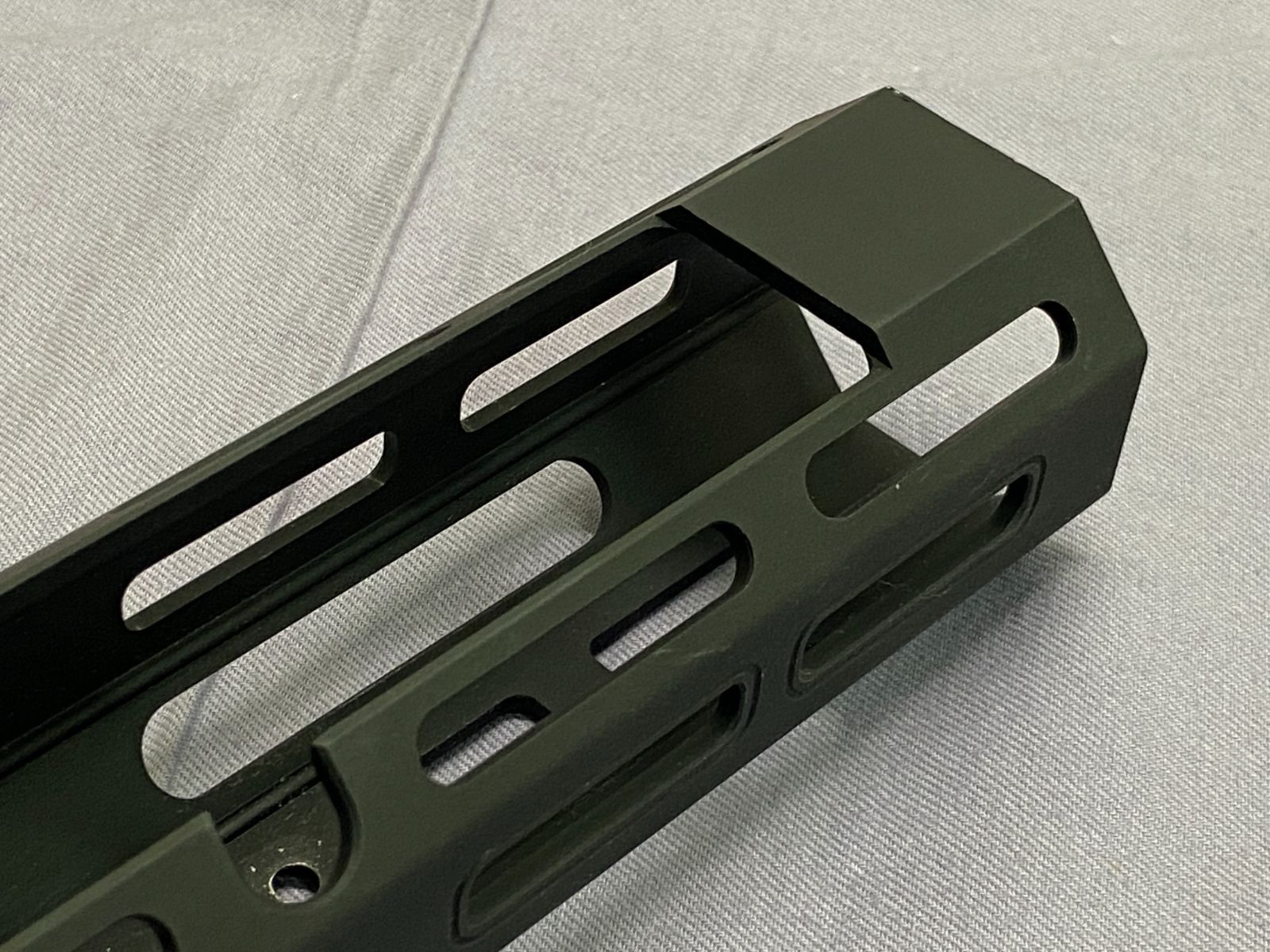 東京マルイ サイガ12K CNCアルミ M-LOK ハンドガード ショート PRAVDA