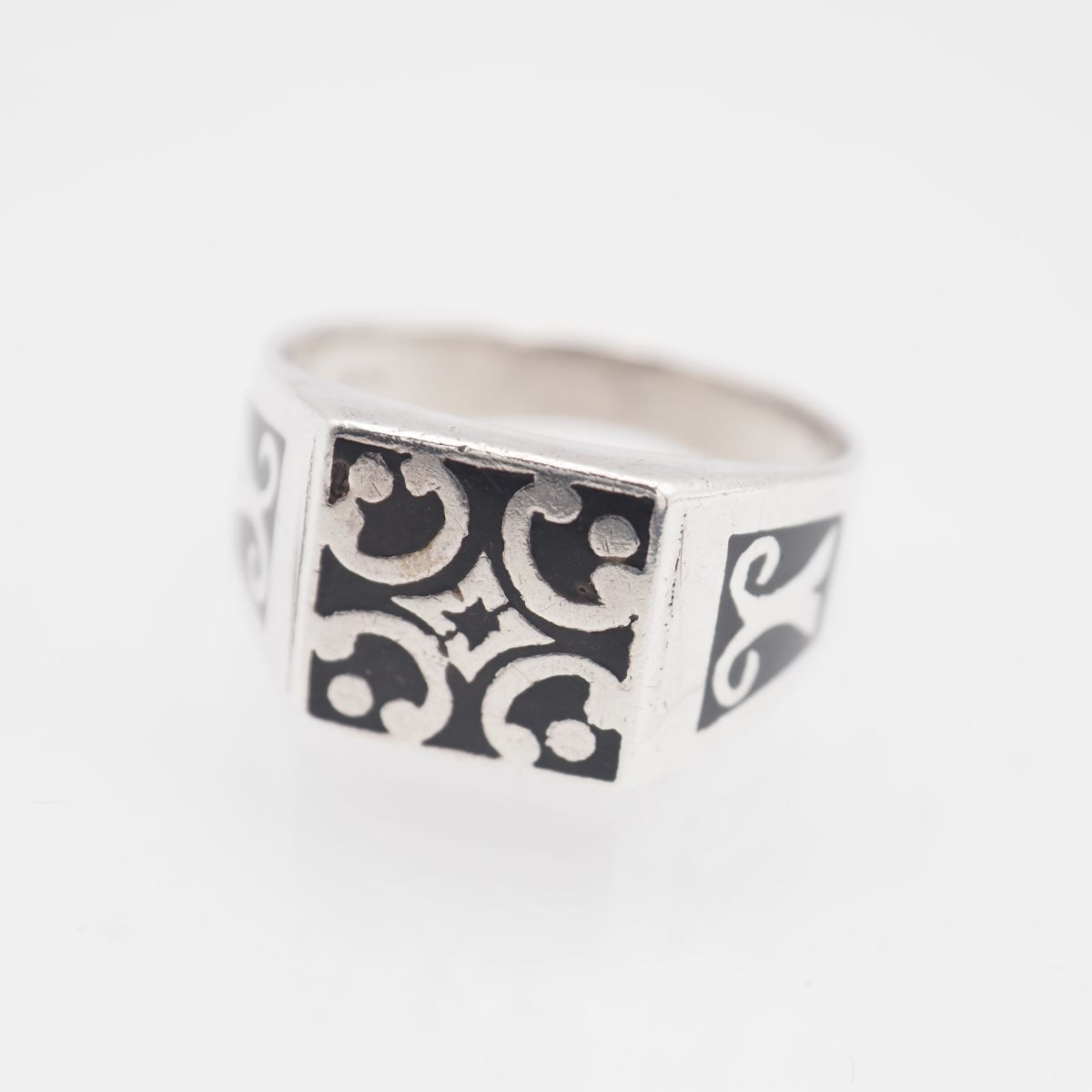 R794 ヴィンテージ 925刻印 リング 印台 デザイン シルバー 指輪 17号