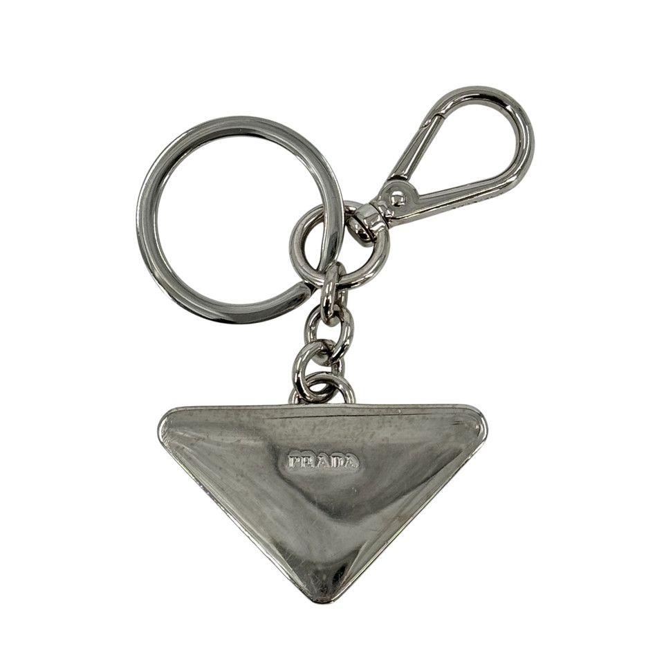 PRADA キーホルダー サフィアーノシルバー x ネイビー メダル - メルカリ