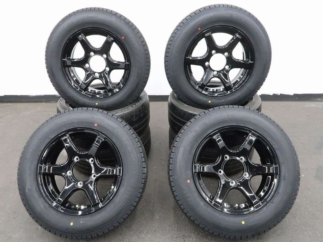 スズキ ジムニー JB64W JB23W 等に 4本 社外 16インチ 5.5J +22 5H 