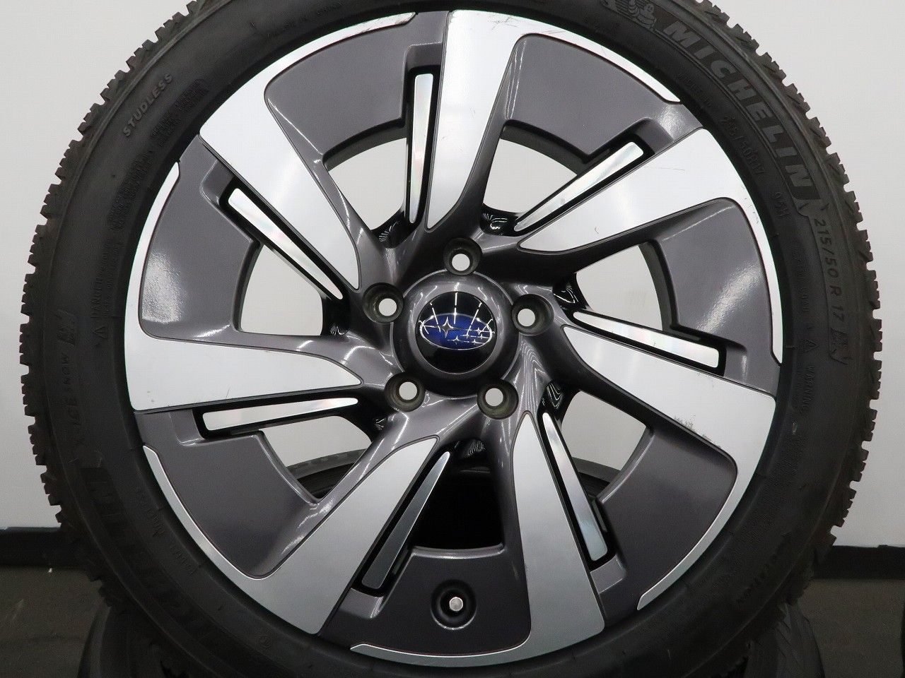 スタッドレスタイヤセット　GRB純正ホイールにピレリ 　レヴォーグとかにも流用可？ スタッドレスタイヤセット GRB純正ホイールにピレリ レヴォーグとかに