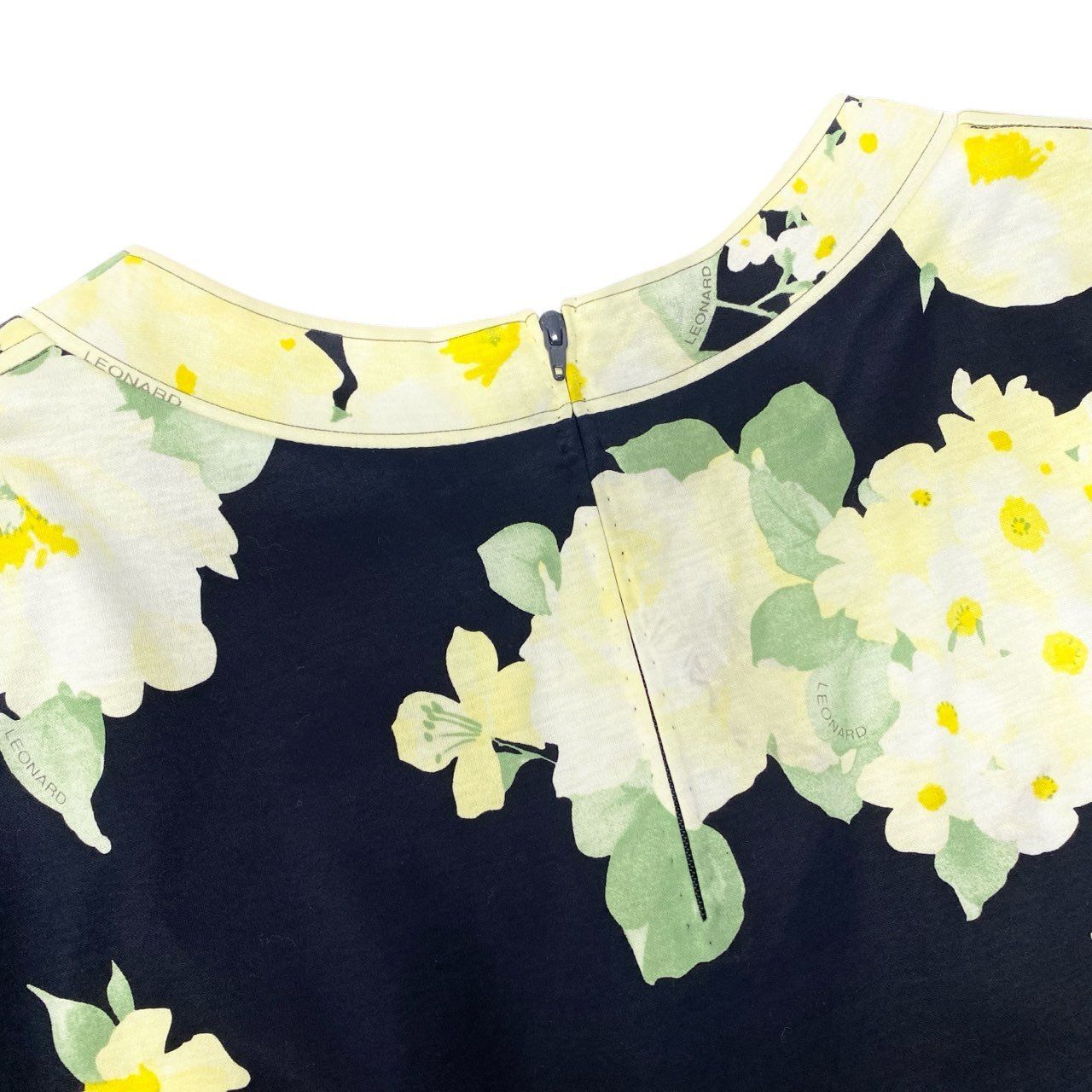 60c6《美品》 LEONARD レオナール 美しい花柄プリント 半袖カットソー