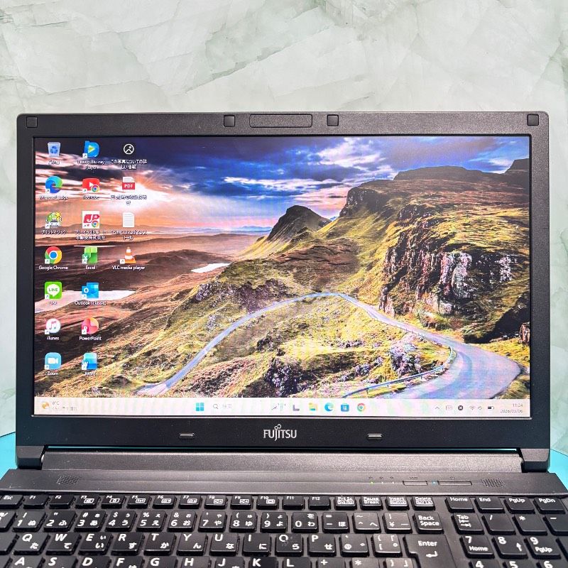 <取引中>win11始めませんか？　ﾜｰﾄﾞｴｸｾﾙ2021付　富士通ﾉｰﾄ　A573/G 富士通 ノートパソコン Windows11 Office2024 エクセル ワード