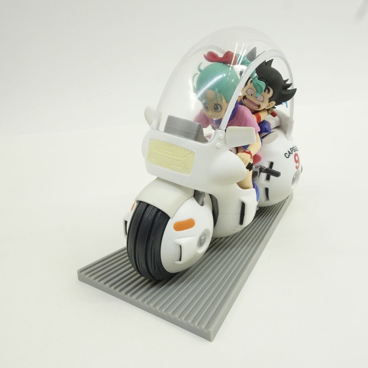 ドラゴンボール Fantastic Adventure 孫悟空＆ブルマ バイクフィギュア 