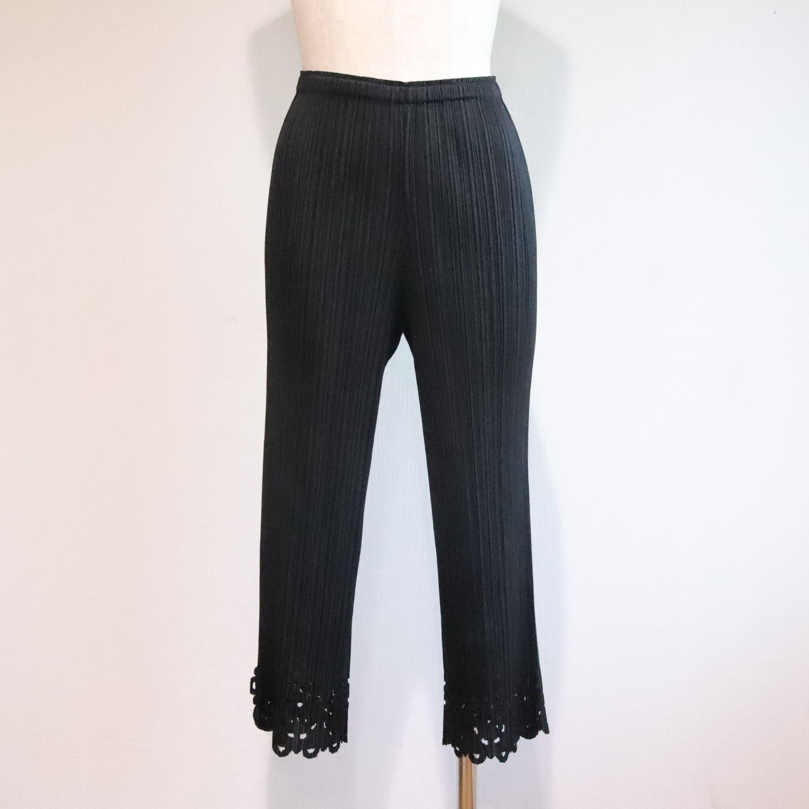 PLEATS PLEASE プリーツプリーズ イッセイミヤケ パンツ ブラック