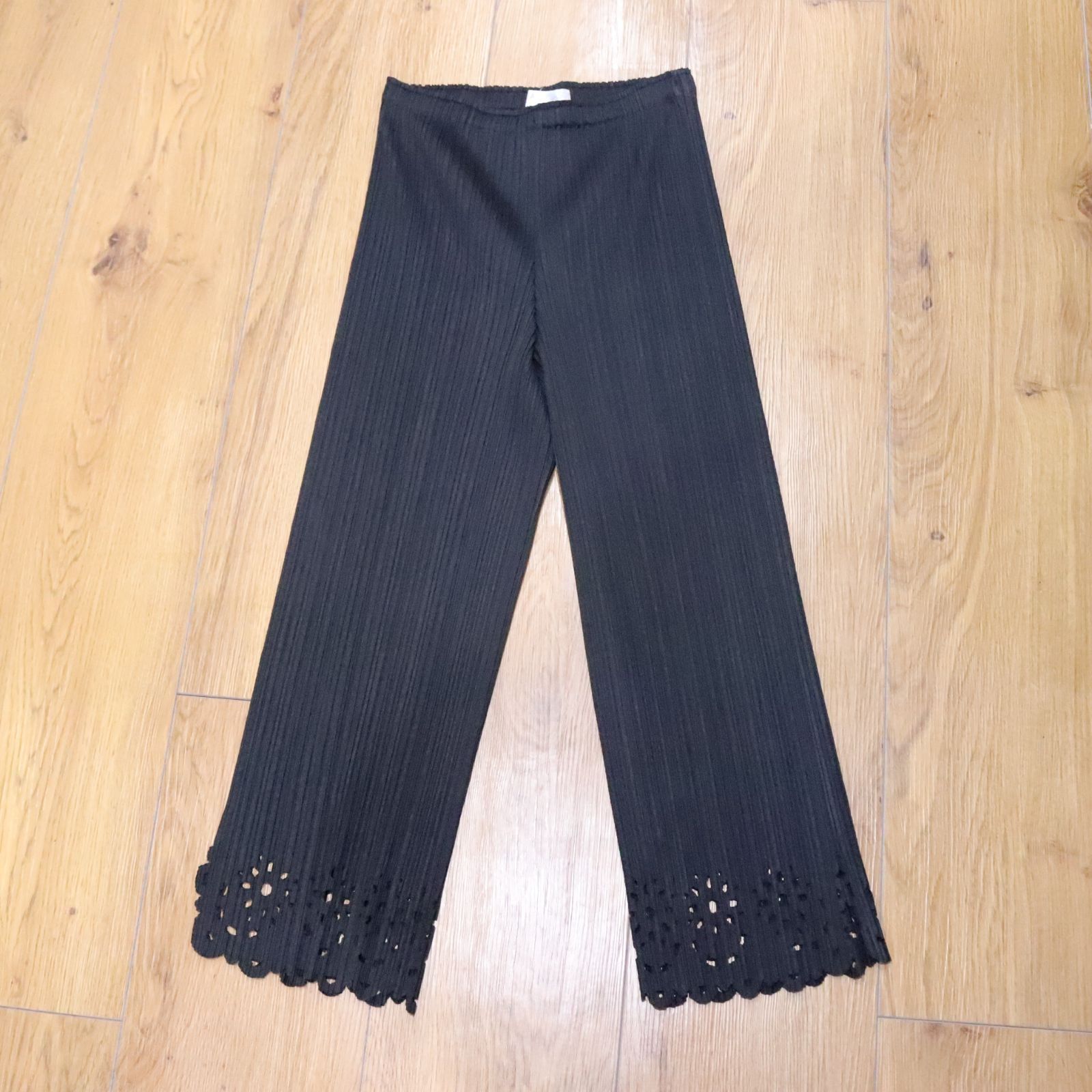 PLEATS PLEASE プリーツプリーズ イッセイミヤケ パンツ ブラック