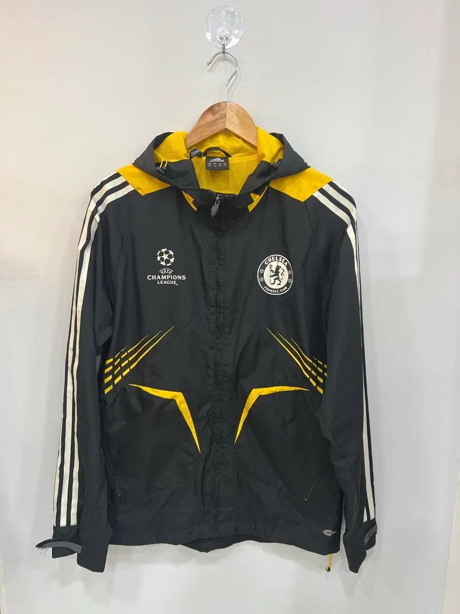 アディダス チェルシー チャンピオンズリーグ ウィンドブレーカー