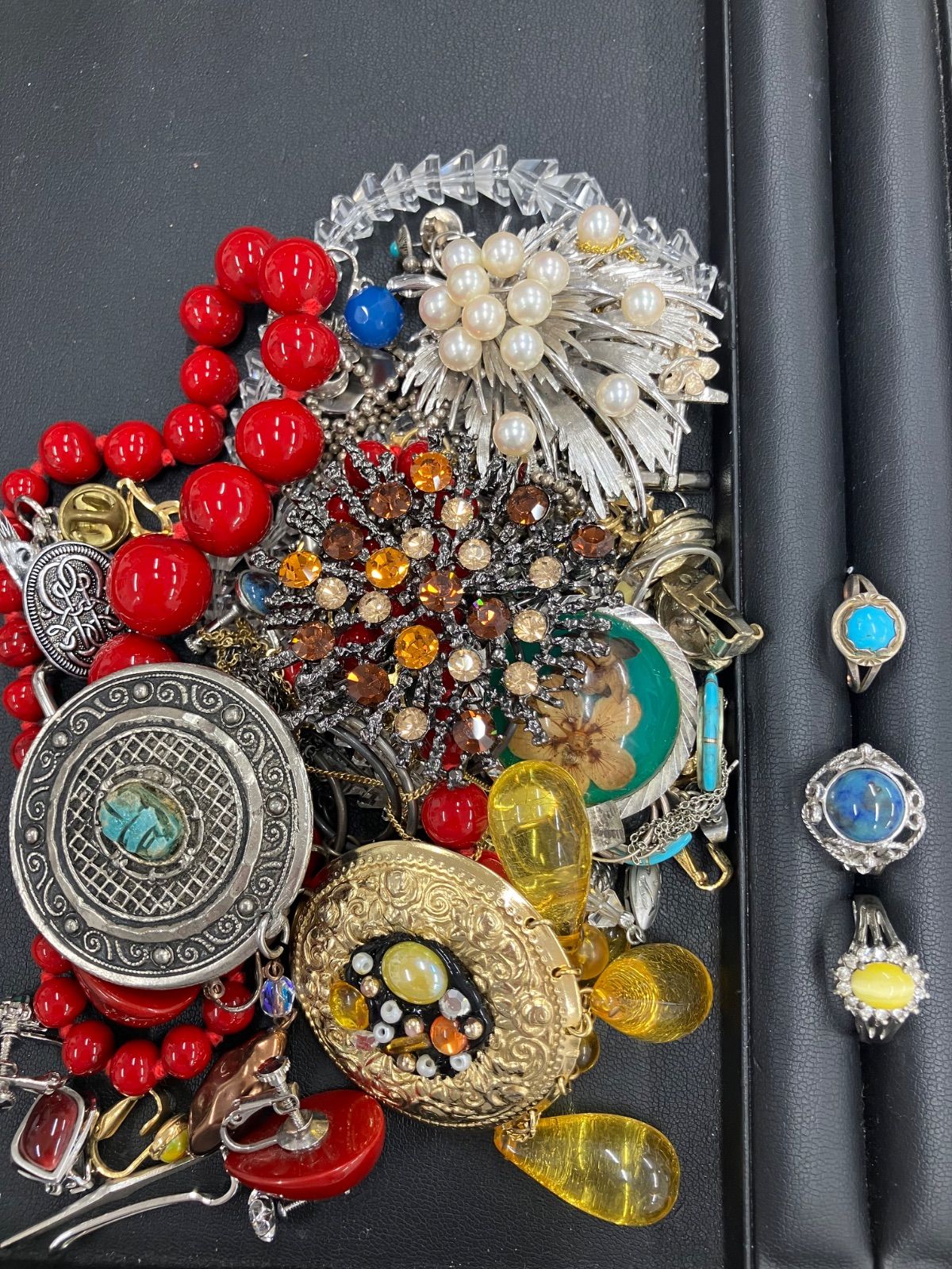 遺品整理 生前整理 アクセサリーまとめ - メルカリ