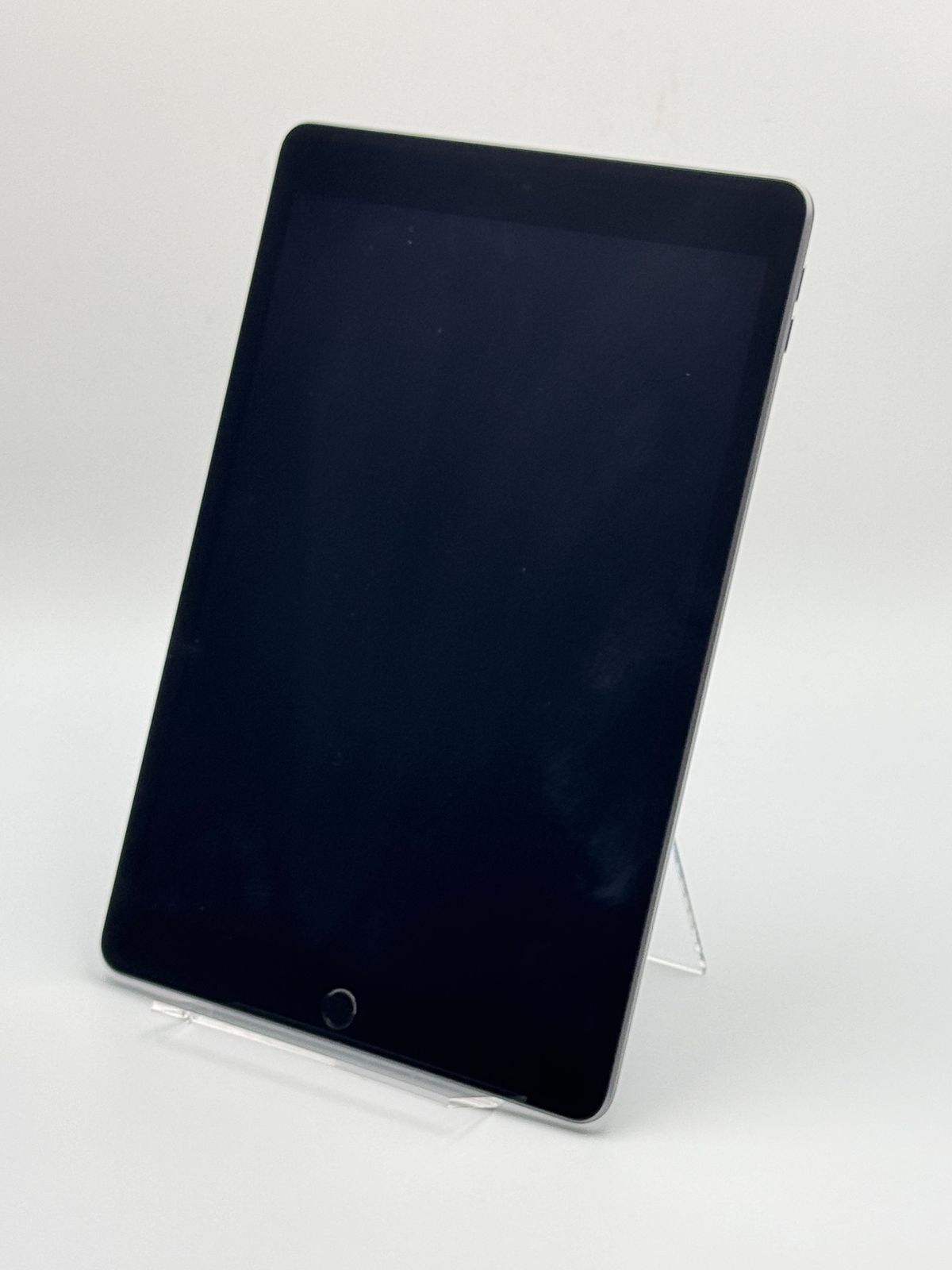 iPad 第9世代 256GB スペースグレー Wi-Fi 中古A - メルカリ