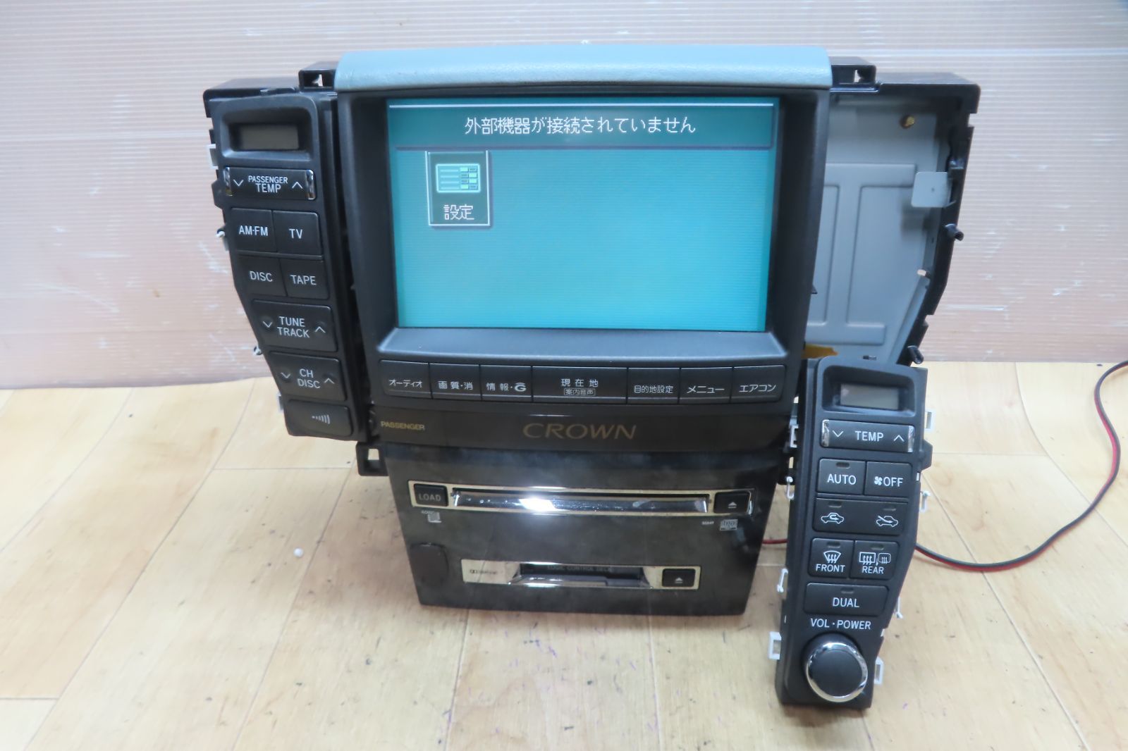 ☆F5679/トヨタ 18系 クラウン 86111-30320 純正ナビ マルチモニター