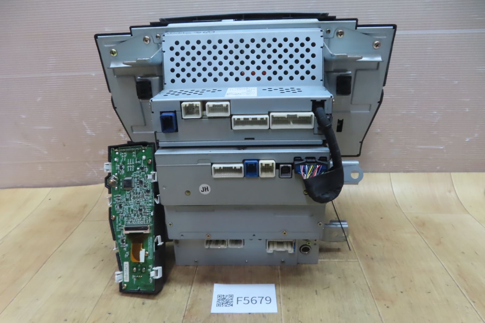 ★クラウン純正ナビ 86111-30320 動作保証付☆F6032/トヨタ 18系 クラウン 86111-30320 純正ナビ マルチ