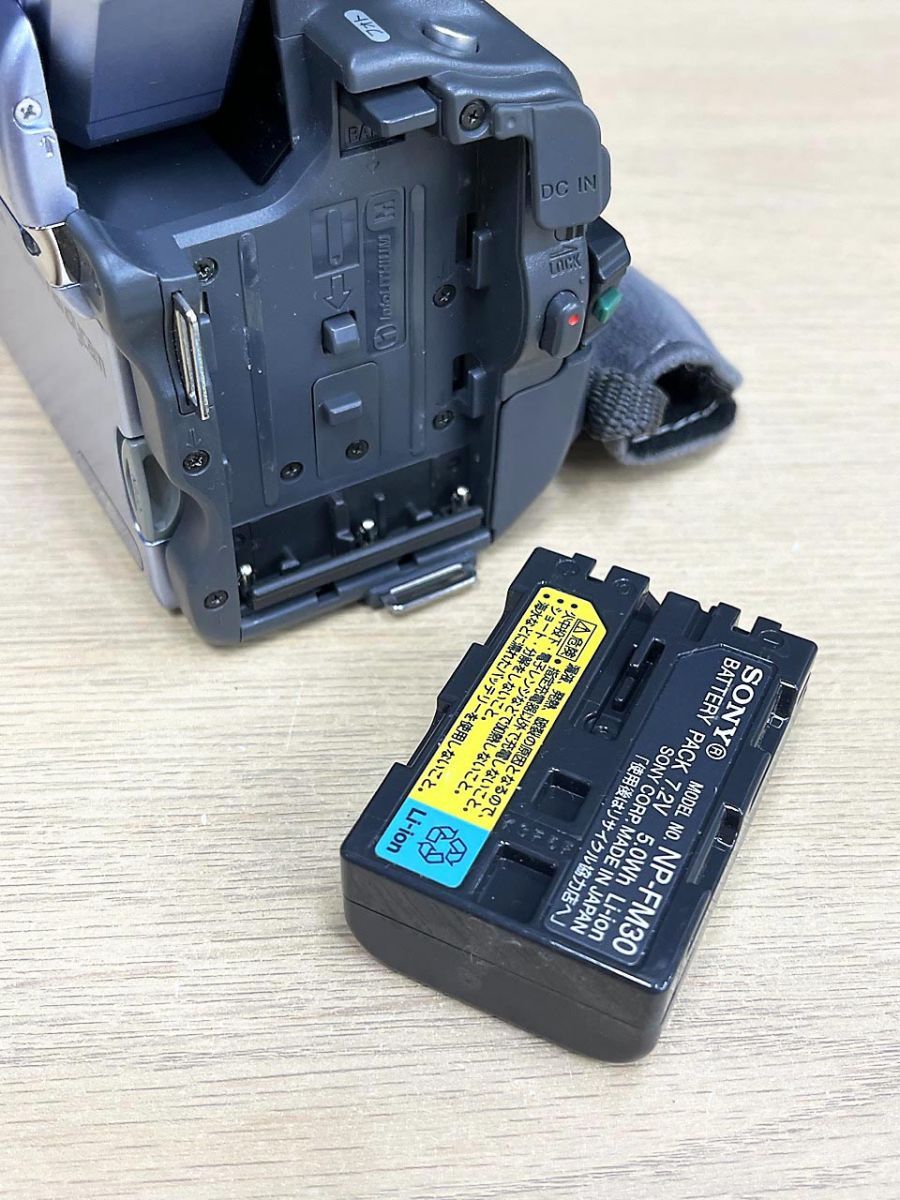 ジャンク】 SONY ソニー デジタルビデオカメラ ハンディカム DCR-TRV22