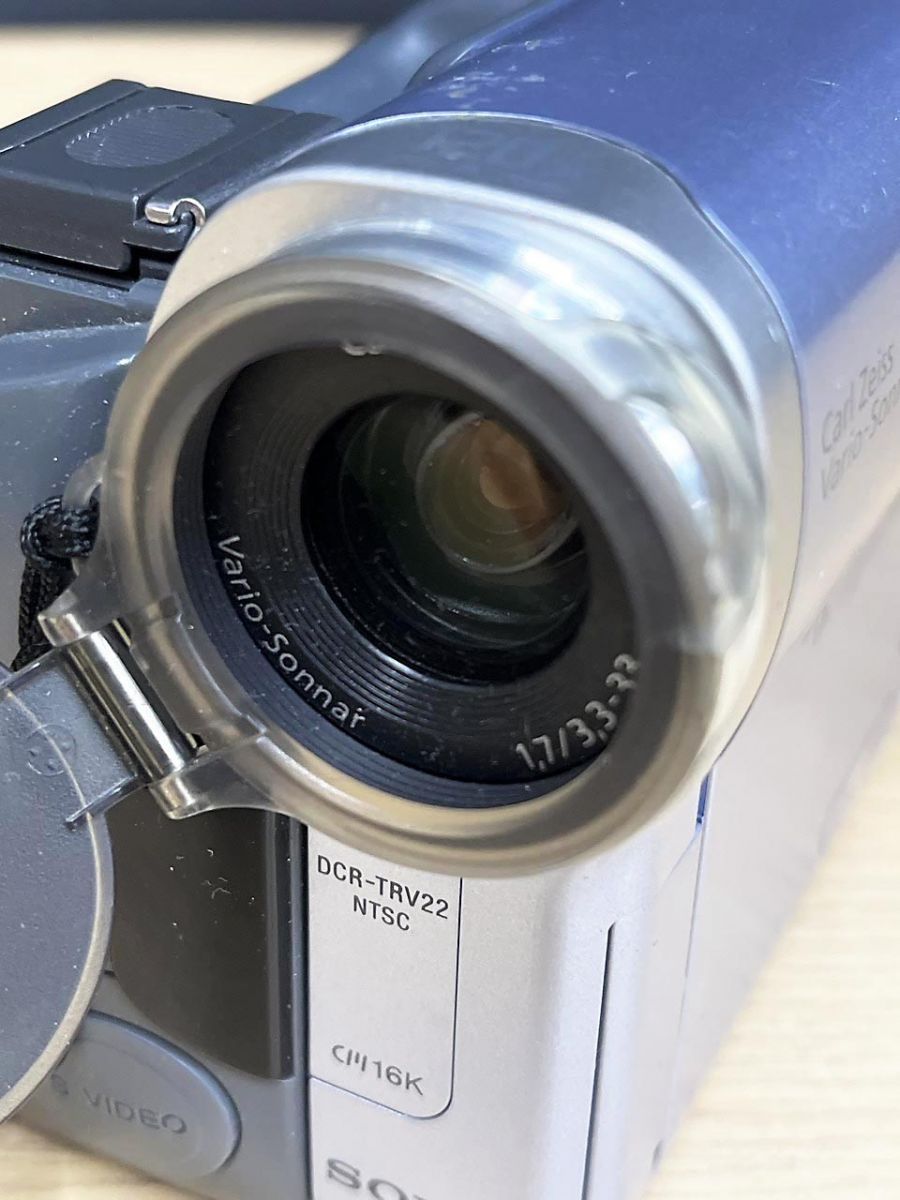 ジャンク】 SONY ソニー デジタルビデオカメラ ハンディカム DCR-TRV22