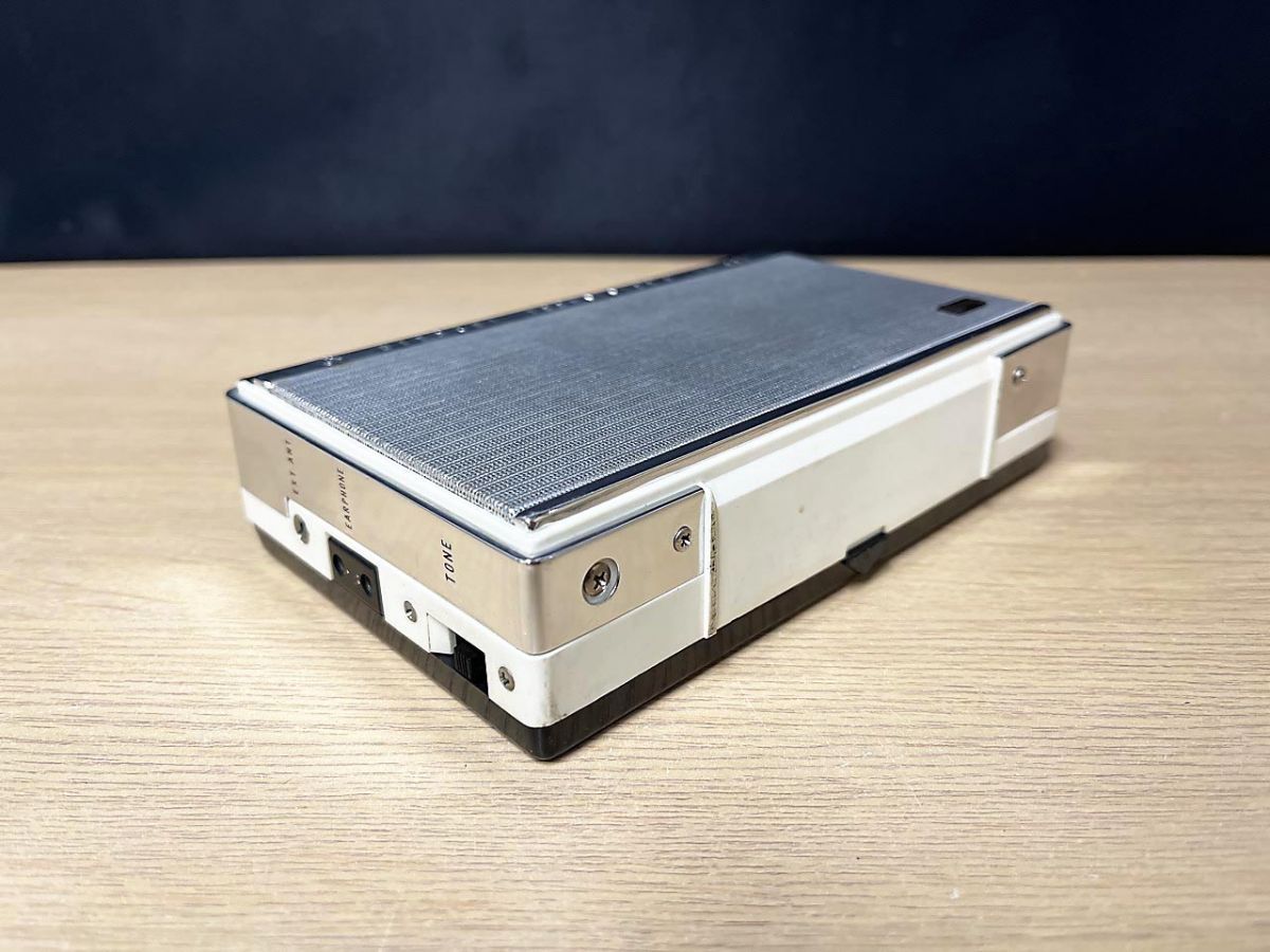 ジャンク品】 HITACHI 日立 TRANSISTOR 8 トランジスタラジオ