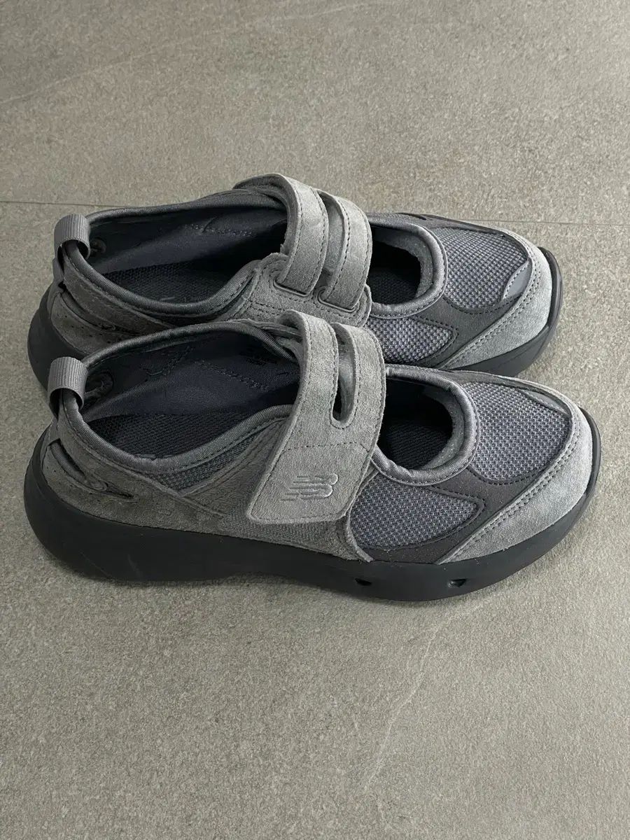 New Balance (13万円/実際に着用1回) メリージェーン グレー 230