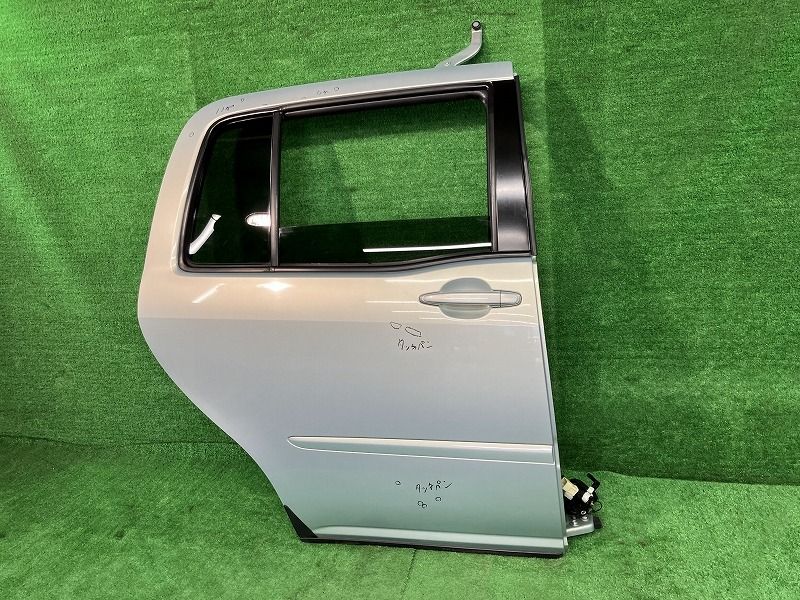 ラウム NCZ25 右リアドア ラウム Cパッケージ 4WD 67003-46020 6T4 ラウム NCZ25 右リアドア ラウム Cパッケージ 4WD 67003-46020 6T4