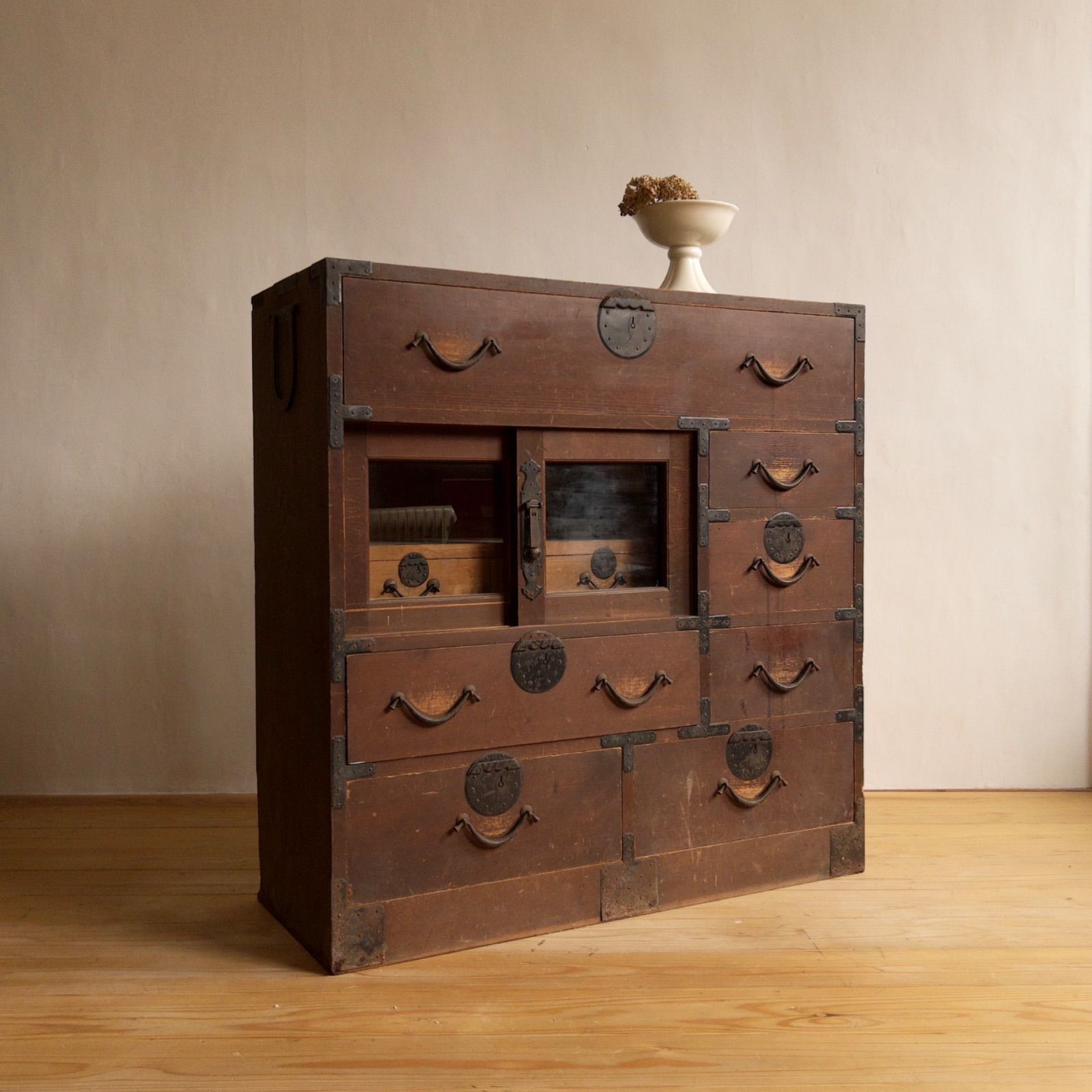 ガラス棚 和箪笥 M065 古道具 古家具 和家具 ビンテージ アンティーク