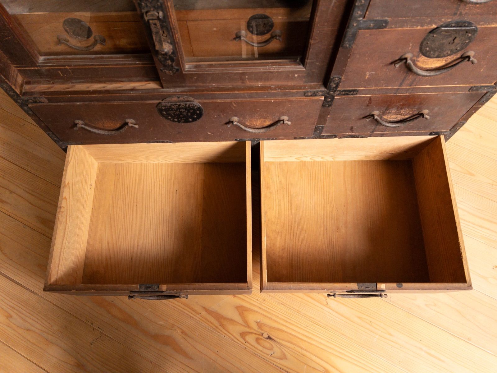 ガラス棚 和箪笥 M065 古道具 古家具 和家具 ビンテージ アンティーク