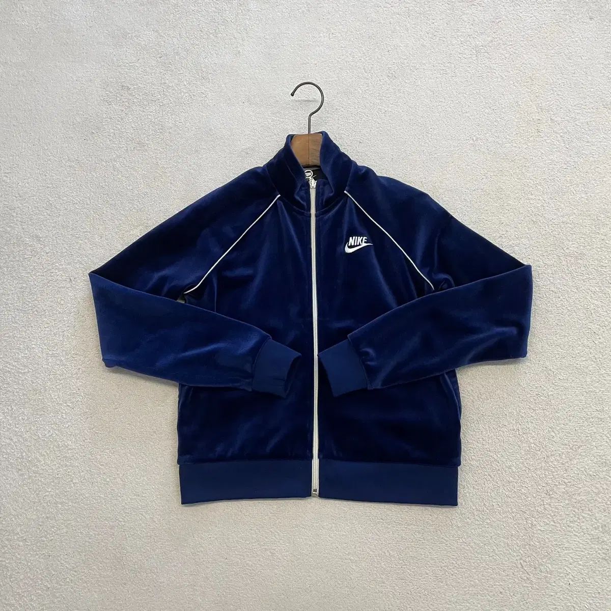 S NIKE レディース ツアーベルベット トラックジャージ - メルカリ