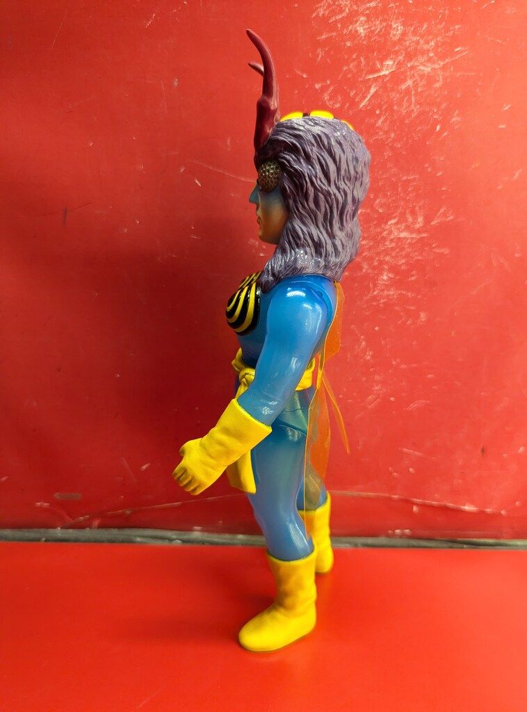 メディコム・トイ 東映レトロソフビコレクション 仮面ライダー 蜂女(新