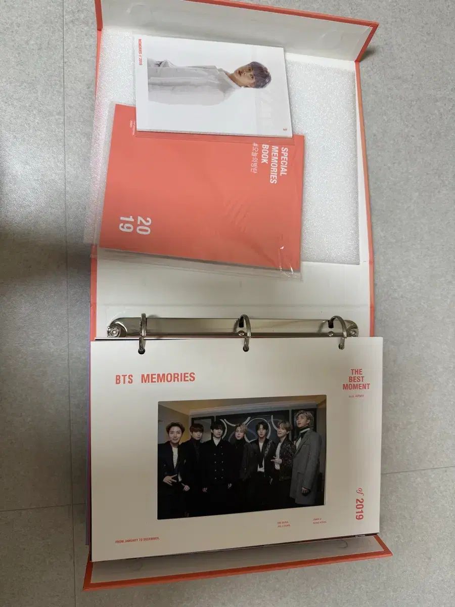 BTS 2019 メモリーズ DVD (トレカ 付き) - メルカリ