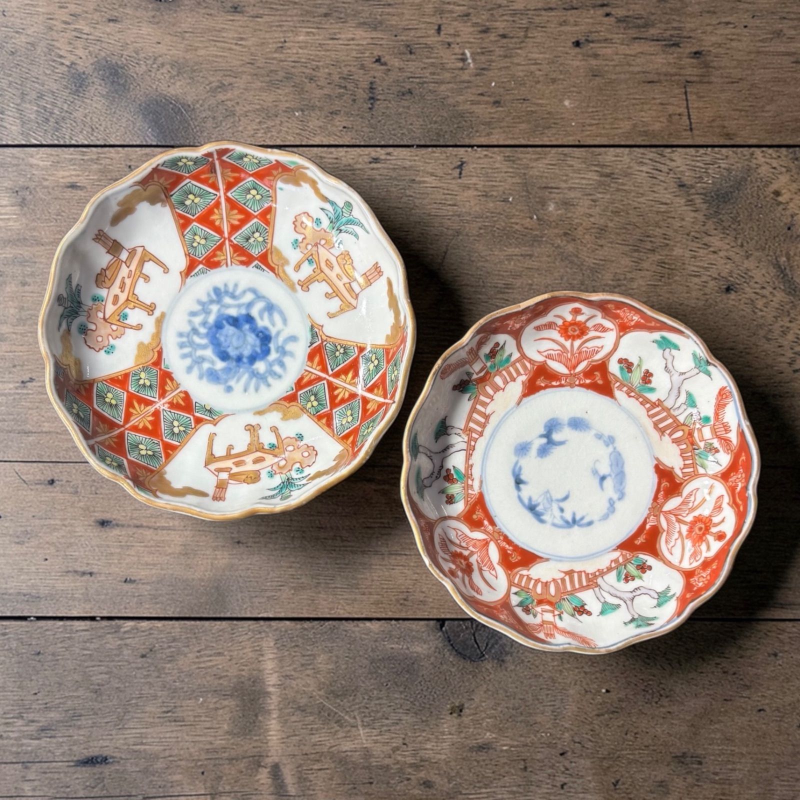 2客セット】 江戸時代 古伊万里 金彩 赤絵 絵違い 草花文図 小皿 冨貴