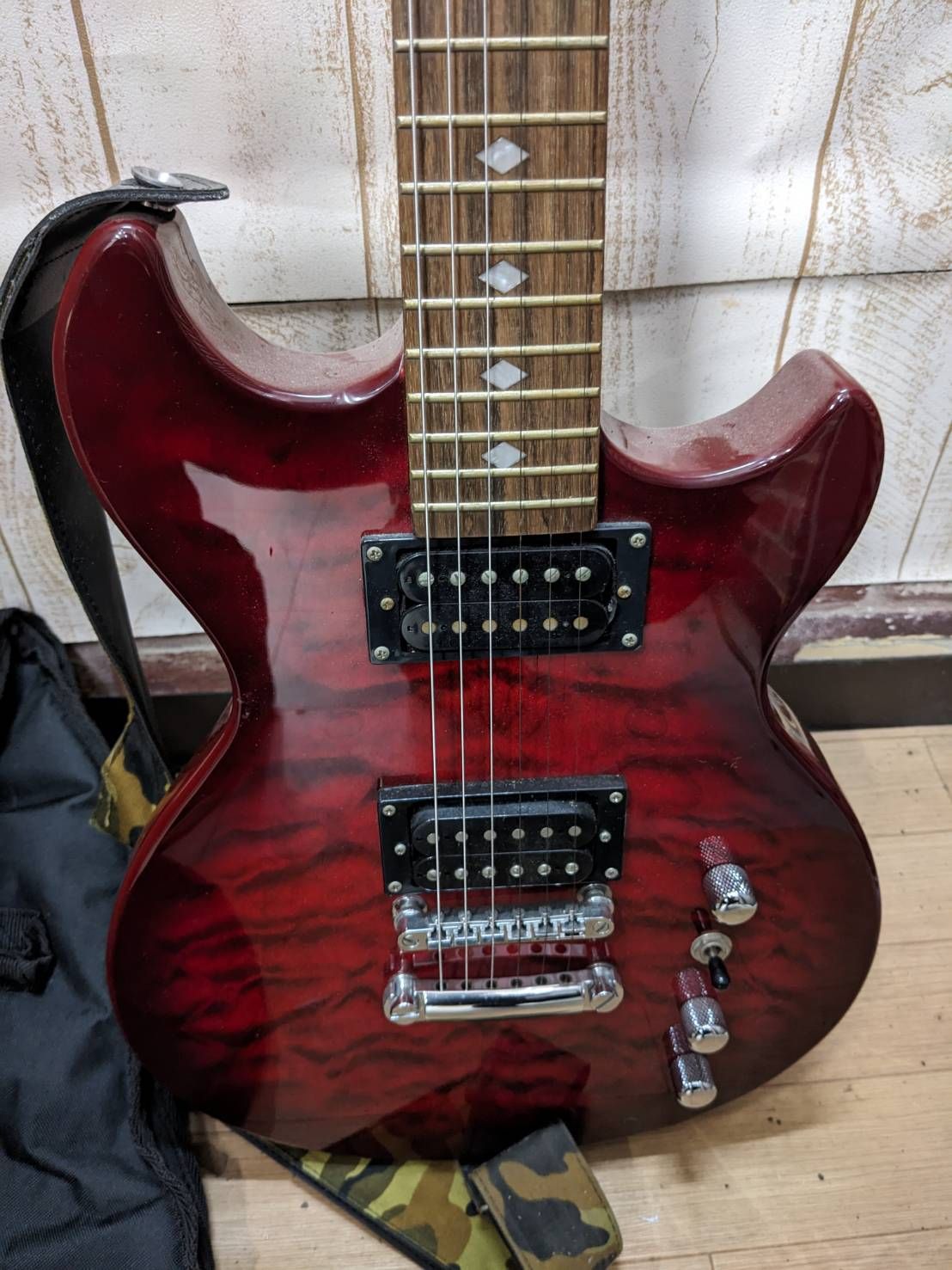 S96835 C.Rich BCリッチ エレキギター 赤 レッド系 ソフトケース