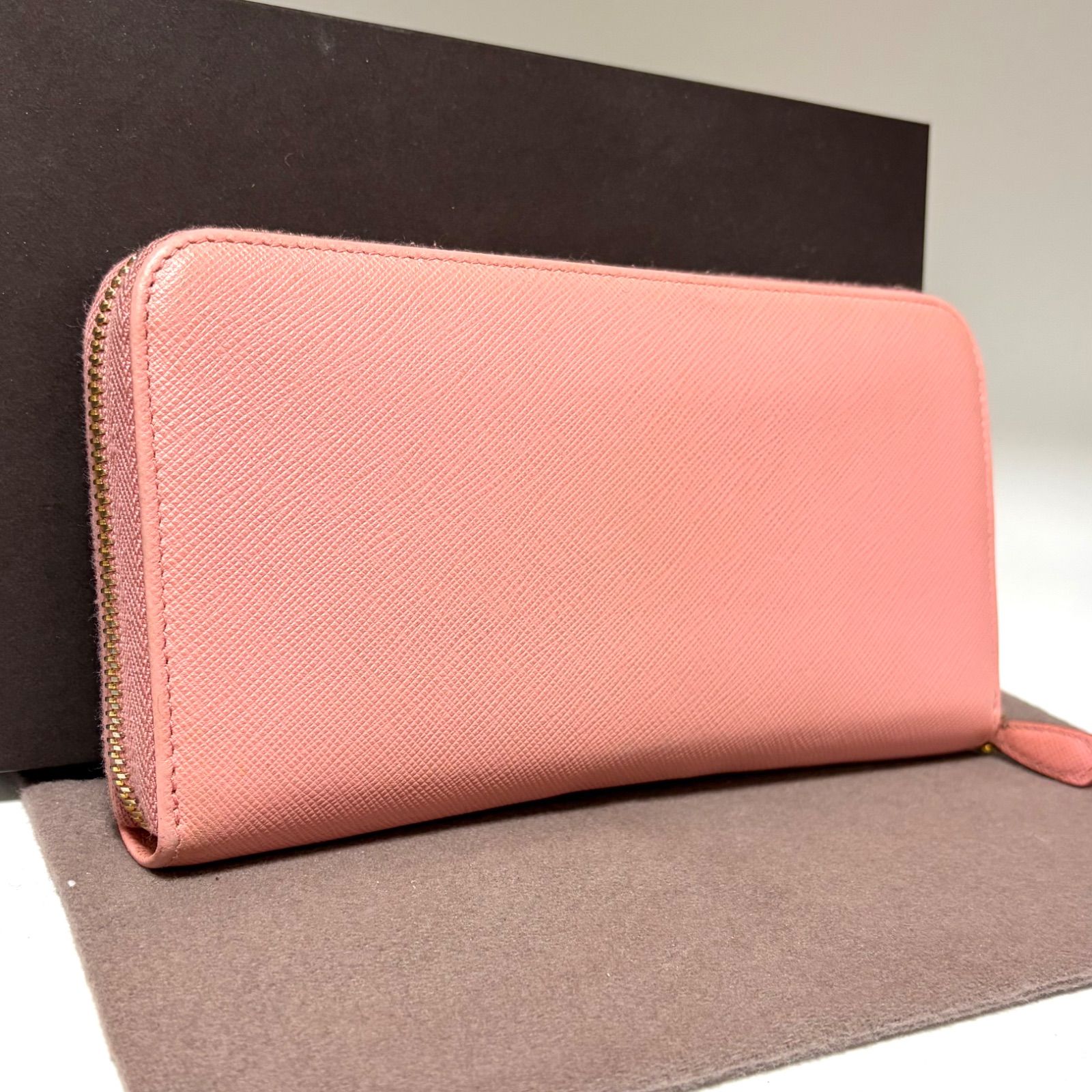 アタオピンク レザー 長財布 PRADA プラダ 長財布 ピンク サフィアーノ 【公式通販】