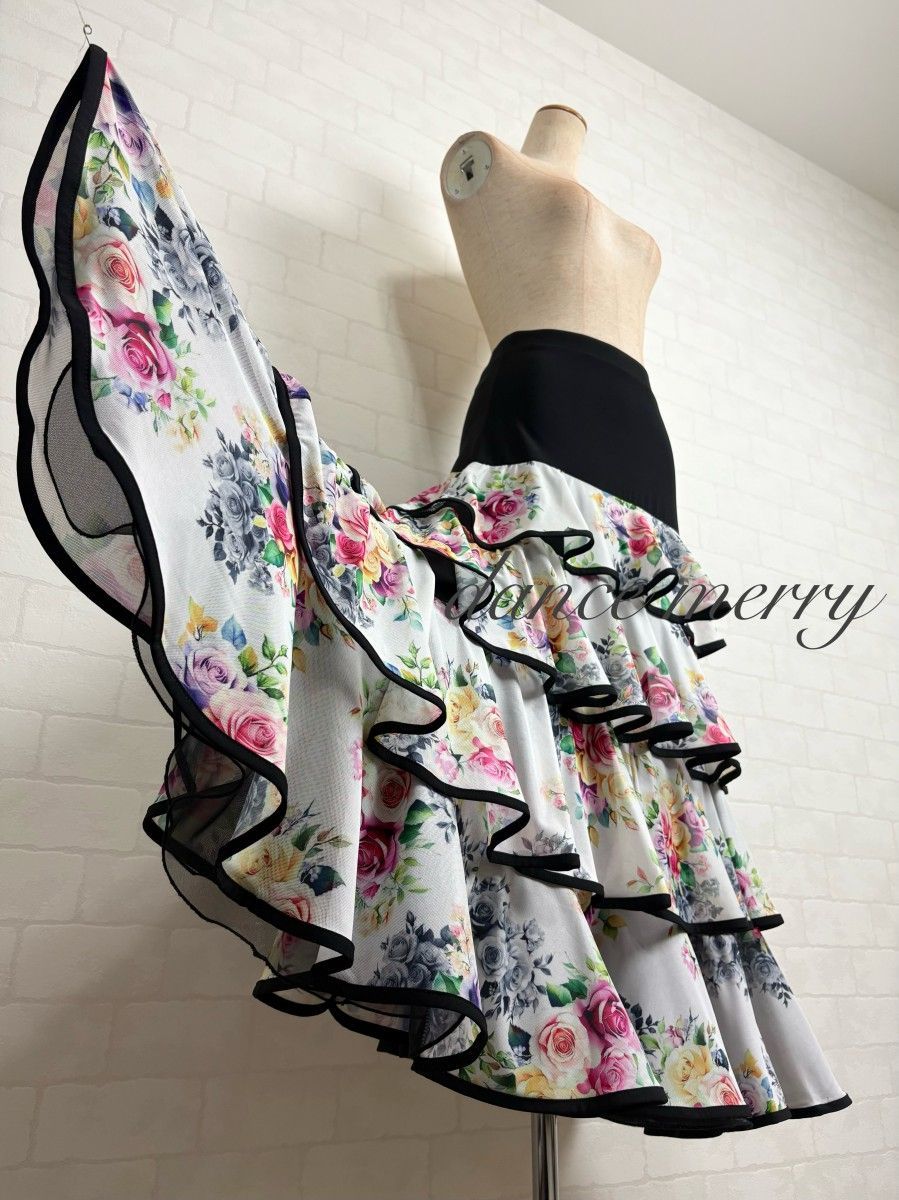 ☆送料無料☆新品 豪華 社交ダンス ツーピース セットアップ 黒 白