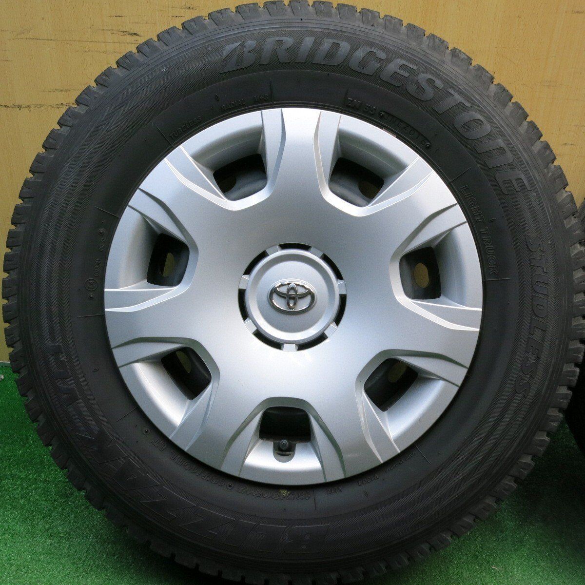 4本価格☆トヨタ 200系 ハイエース 純正 スチール 195/80R15 107/105L