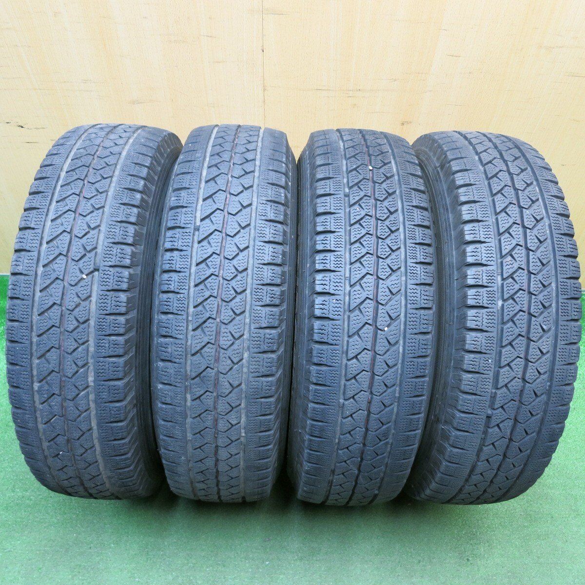 4本価格☆トヨタ 200系 ハイエース 純正 スチール 195/80R15 107/105L