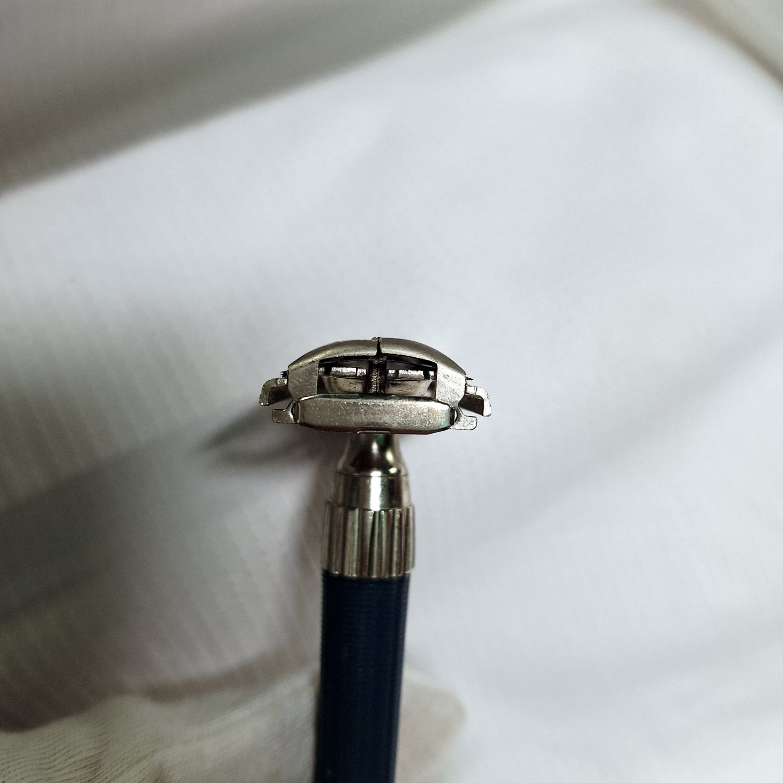 ヴィンテージ☆イングランド製 Gillette SUPER TWIST 両刃カミソリ 髭