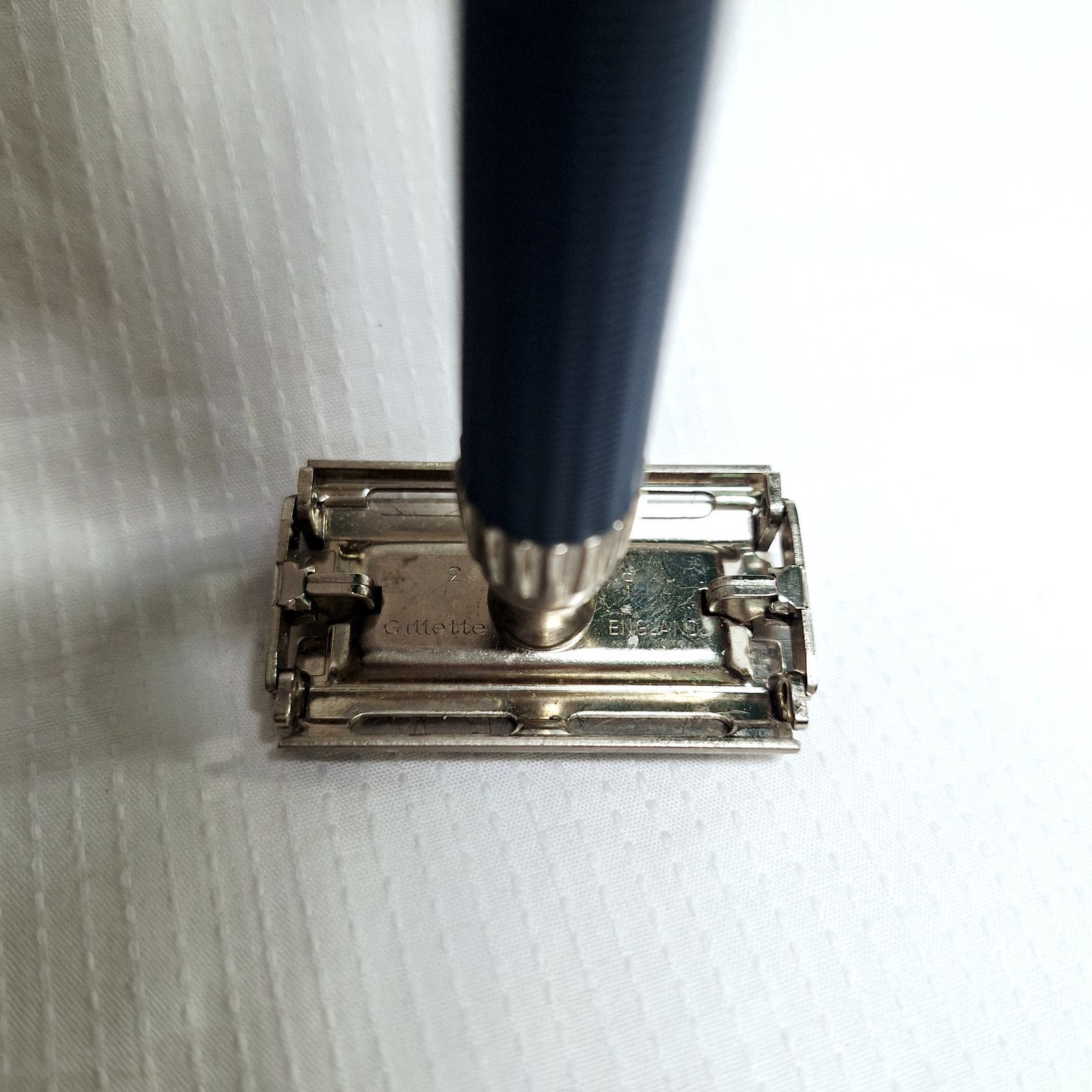 ヴィンテージ☆イングランド製 Gillette SUPER TWIST 両刃カミソリ 髭