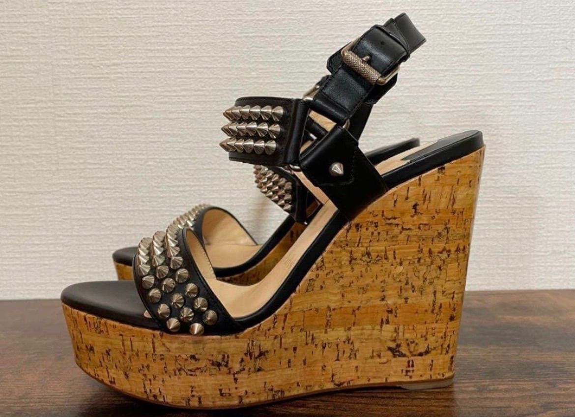 美品/Christian Louboutin/スタッズ ウェッジソール サンダル - メルカリ
