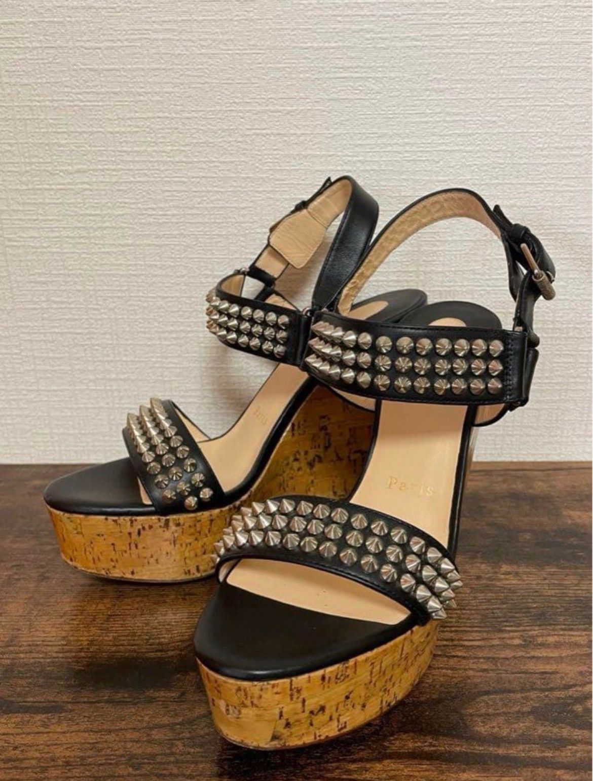 美品/Christian Louboutin/スタッズ ウェッジソール サンダル - メルカリ