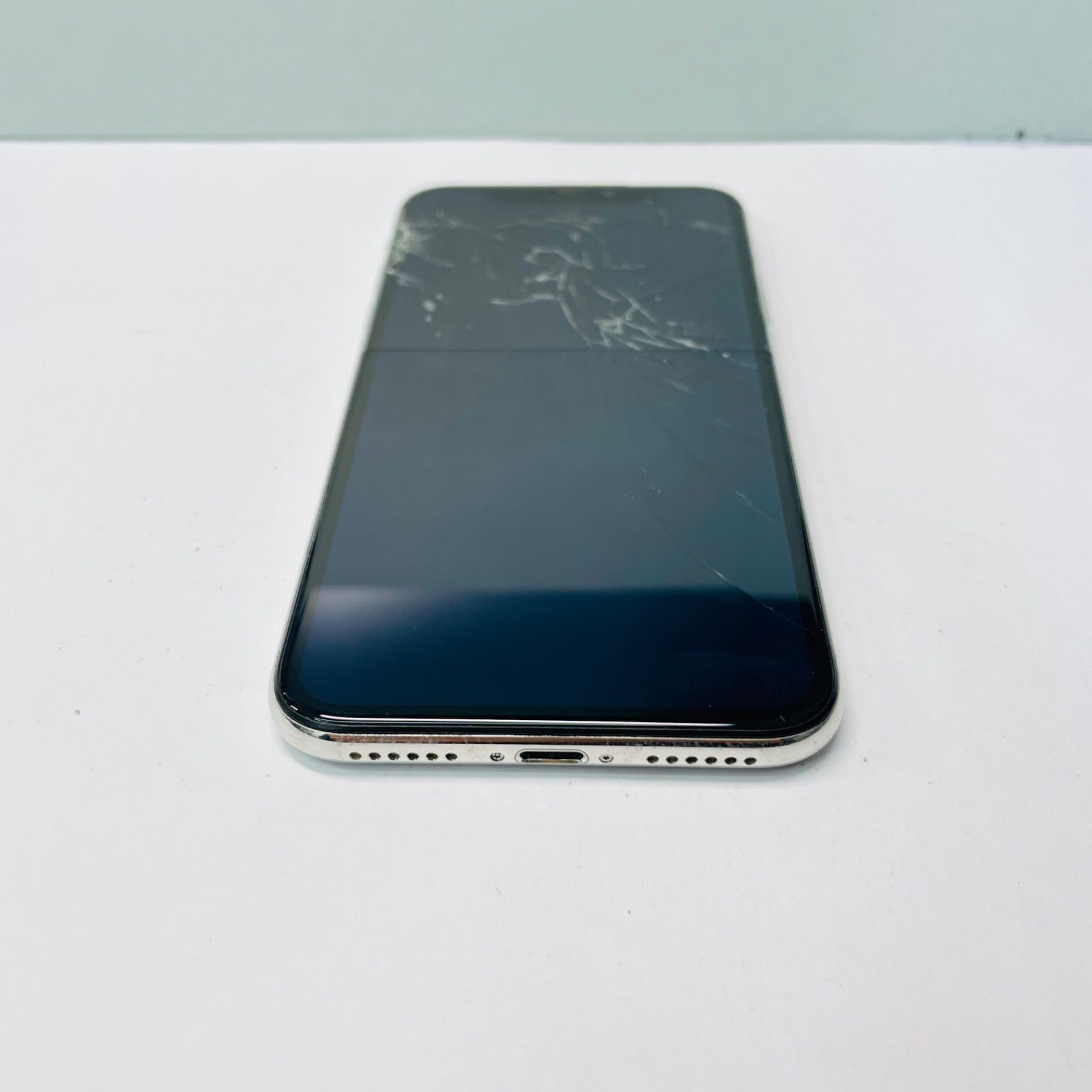 iPhone X 64GB SIMフリー 電池100% 83450 - メルカリ